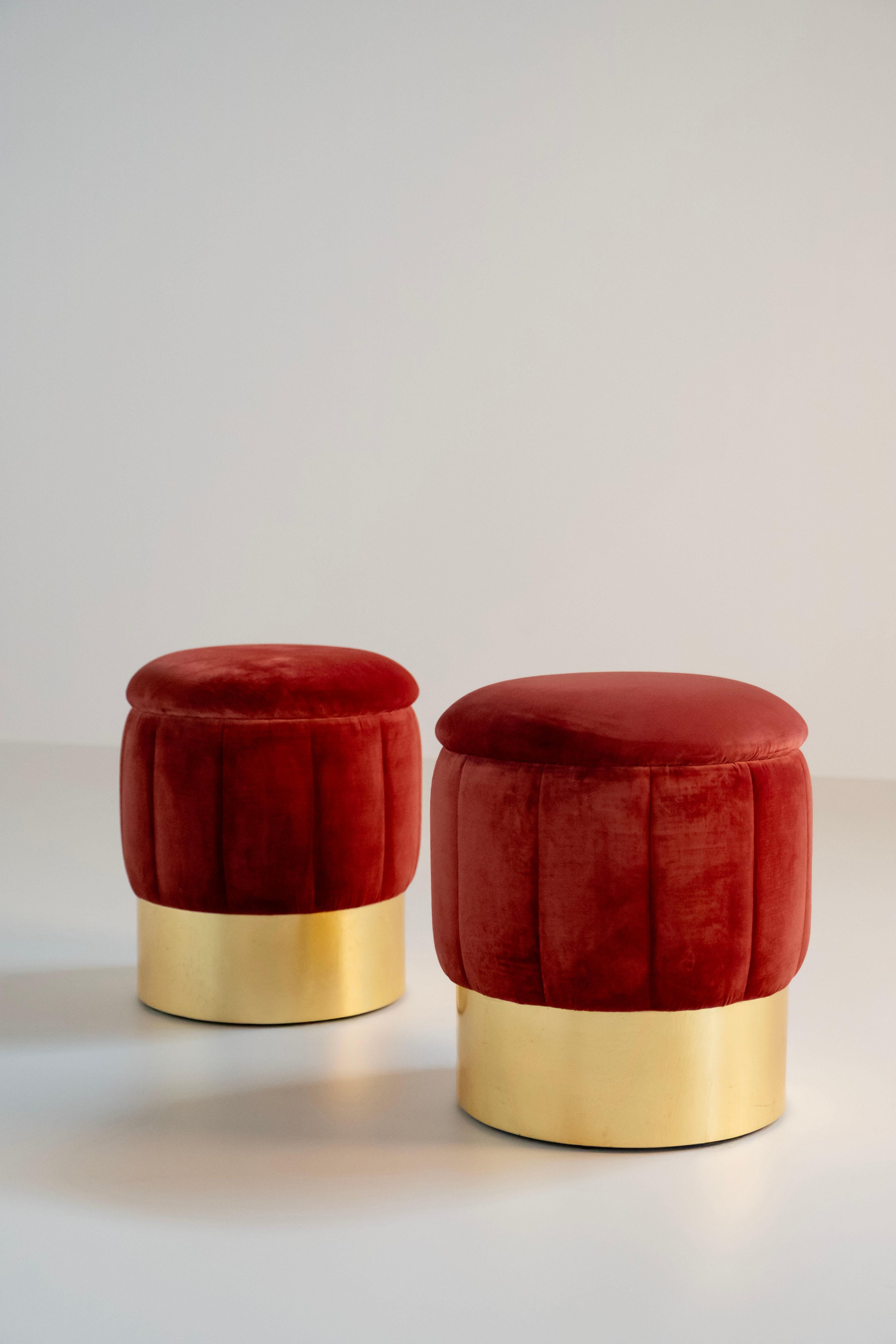 https://a.1stdibscdn.com/mid-century-modern-warren-pouf-red-velvet-gold-leaf-handmade-by-greenapple-for-sale-picture-2/f_53532/f_451042221747738543802/G704867_8_master.jpg