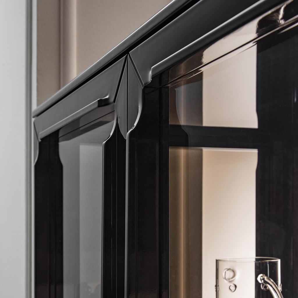 https://a.1stdibscdn.com/yang-display-cabinet-for-sale-picture-3/f_17062/f_235917021619797609766/GALICO_221_D20201120_30_139mk03_master.jpg