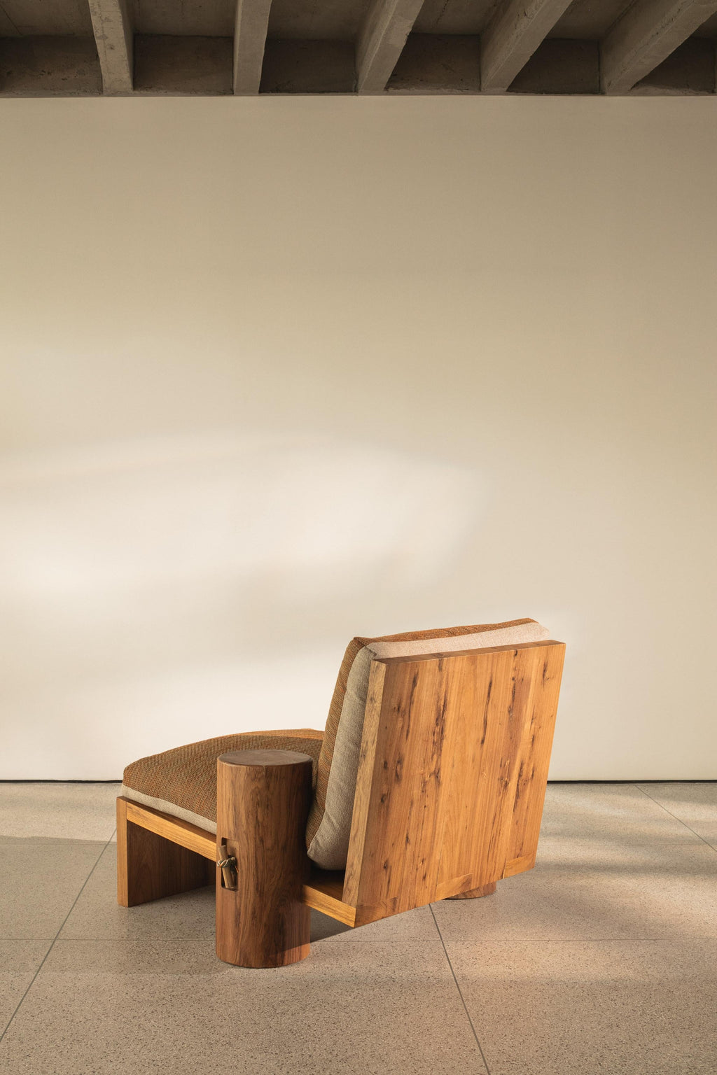 https://a.1stdibscdn.com/cais-armchair-by-filipe-ramos-for-gestu-in-brazilian-freijo-hardwood-for-sale-picture-4/f_40623/f_374678521702056067265/_GF_0924_web_master.jpg