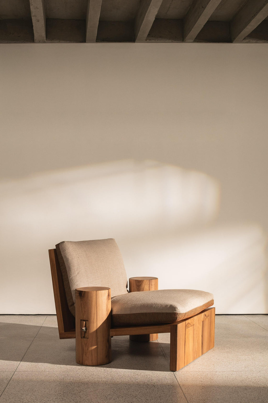 https://a.1stdibscdn.com/cais-armchair-by-filipe-ramos-for-gestu-in-brazilian-freijo-hardwood-for-sale-picture-6/f_40623/f_374678521702056132264/_GF_0967_web_master.jpg