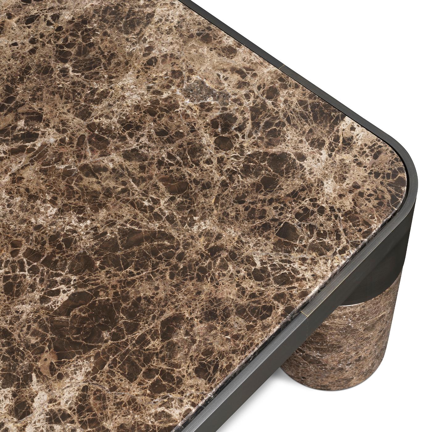 https://a.1stdibscdn.com/bold-emperador-marble-coffee-table-for-sale-picture-3/22569652/f_220696321610345156570/GHIDBS_320_B20201009_25_po1muq_master.jpg