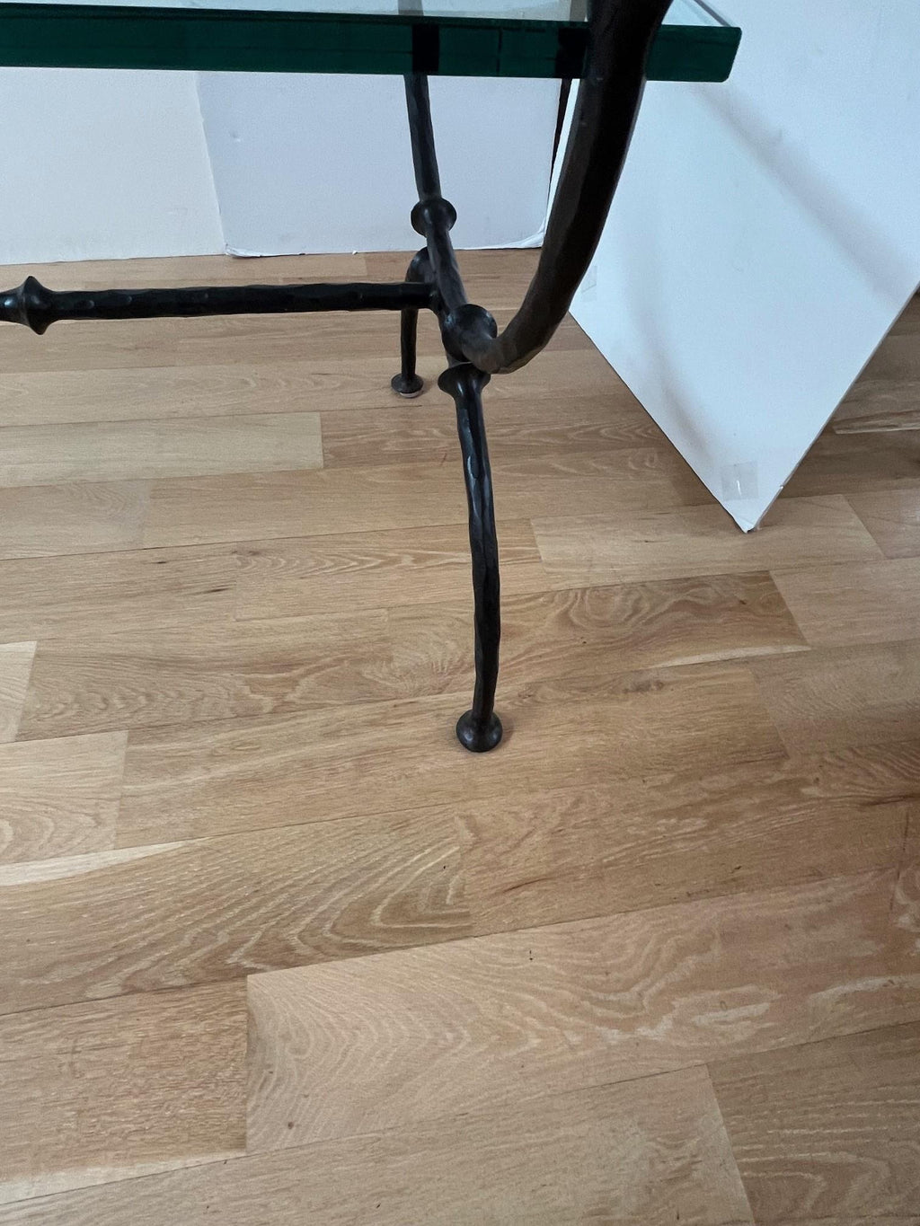 https://a.1stdibscdn.com/made-to-order-giacometti-style-hand-forged-iron-coffee-table-with-glass-top-for-sale-picture-13/f_8812/f_390492921711653626037/GIACOMETI_10_master.jpg