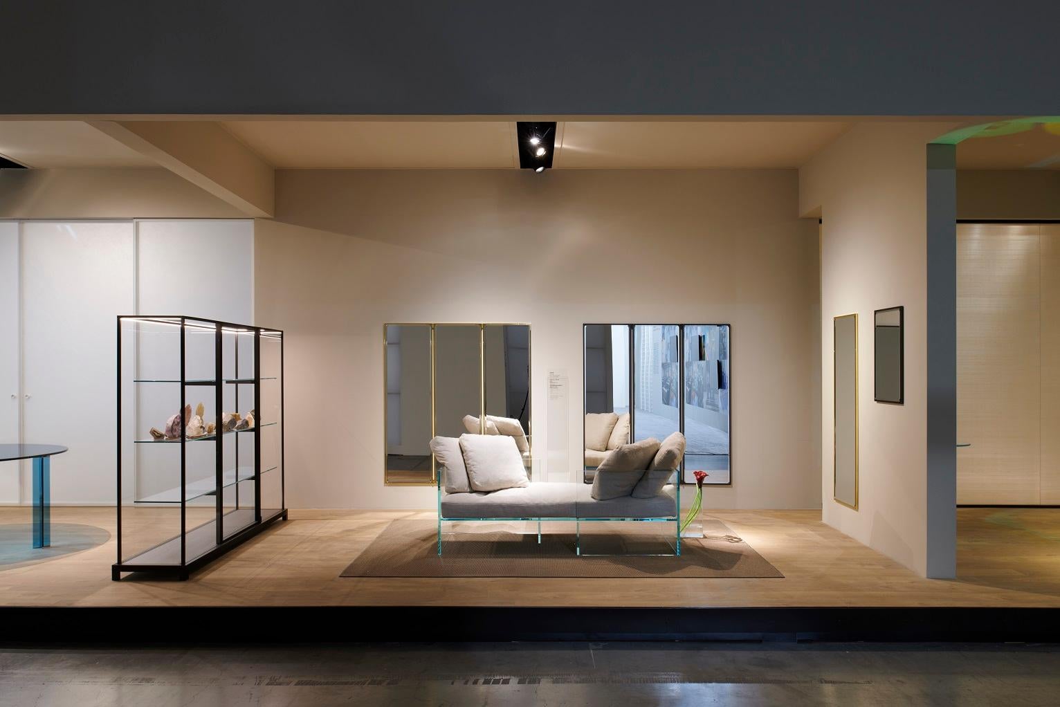 https://a.1stdibscdn.com/glas-italia-tete-a-tete-two-seater-sofa-in-glass-with-cushions-twin-facing-seats-for-sale-picture-5/f_105752/f_494622321774976388908/GLAS_SALONE_14_2022_3_master.jpg