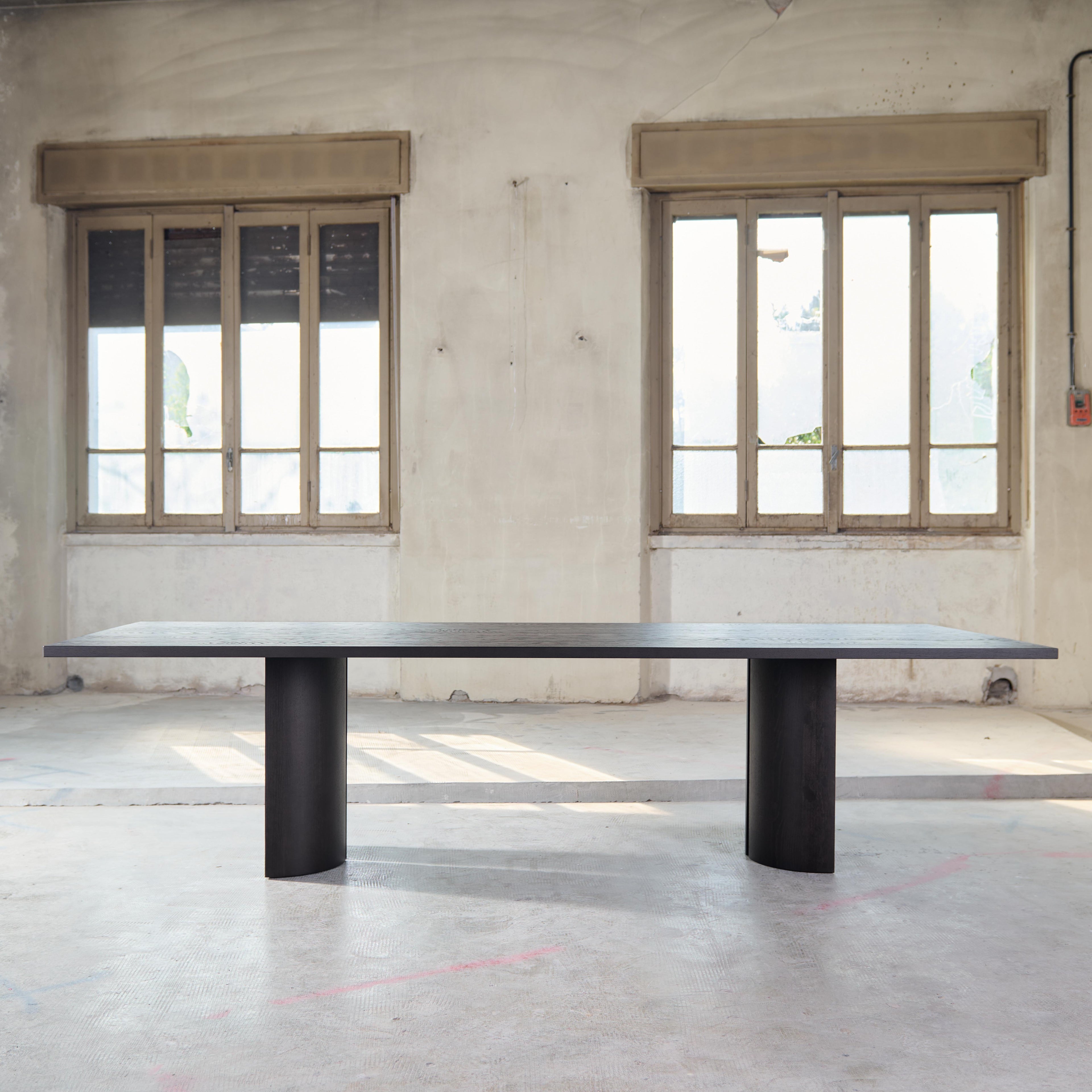 https://a.1stdibscdn.com/large-sculptural-dining-table-aperta-by-mokko-for-sale-picture-2/f_89302/f_450058321747145746425/GOOD_SELECTION_MDW25_Individual_Shots_credit_Studio_Maximilian_Beck_32_2_master.jpg