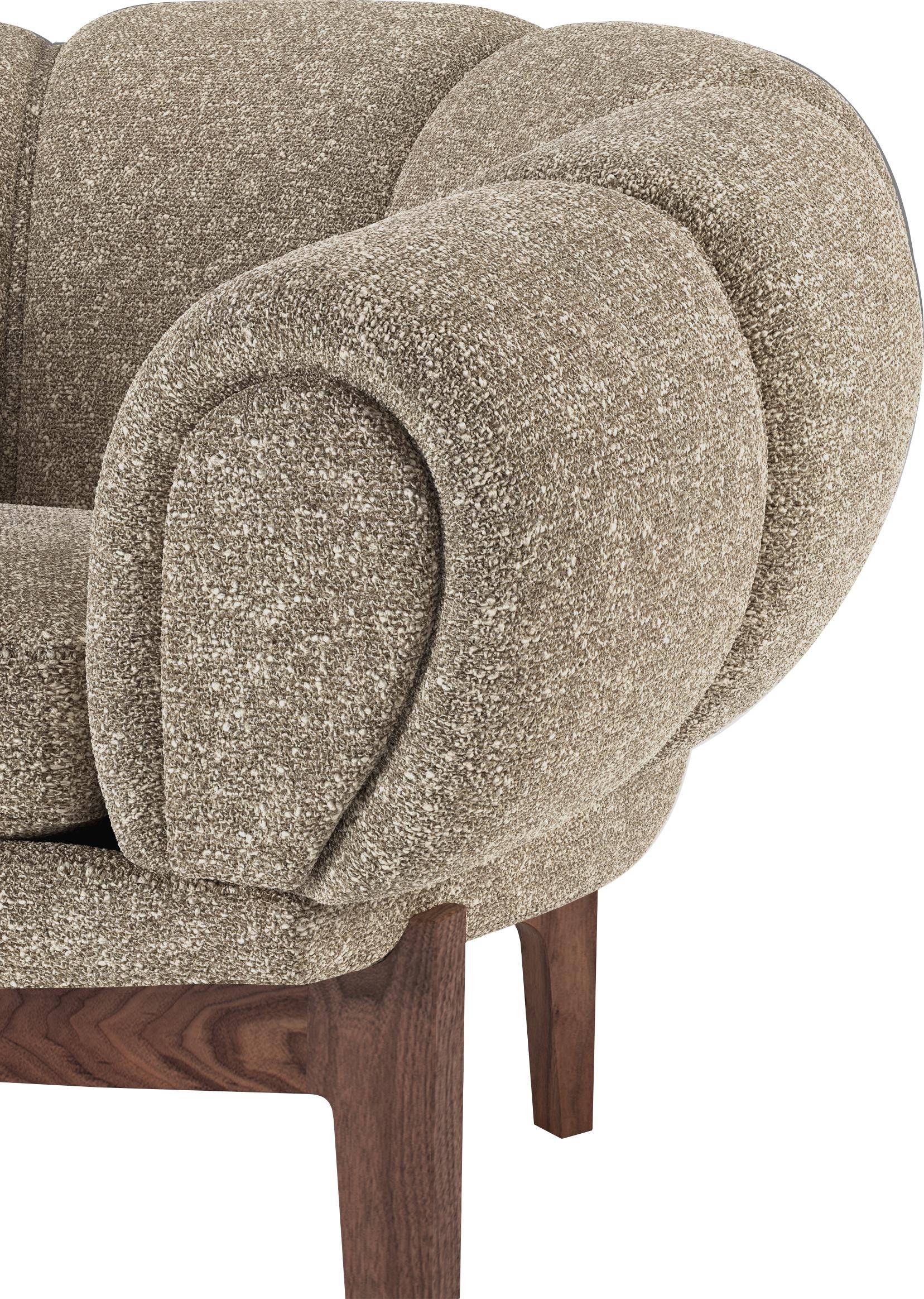 https://a.1stdibscdn.com/fabric-croissant-lounge-chair-by-illum-wikkels-for-gubi-for-sale-picture-6/f_14472/f_325080421675119853251/GROUP_D_Croissant_LoungeChair_Walnut_Kvadrat_SahcoZero_12_ItemNr_10059226_Detail_copy_master.jpg