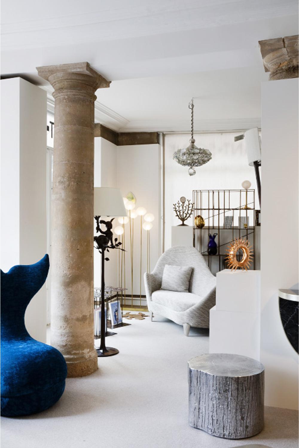 https://a.1stdibscdn.com/modern-andrea-salvetti-dilmos-round-coffee-table-cast-aluminium-indoor-outdoor-for-sale-picture-4/f_55232/f_283702021650967637245/GS0A0608_DxO_22_copia_master.jpg