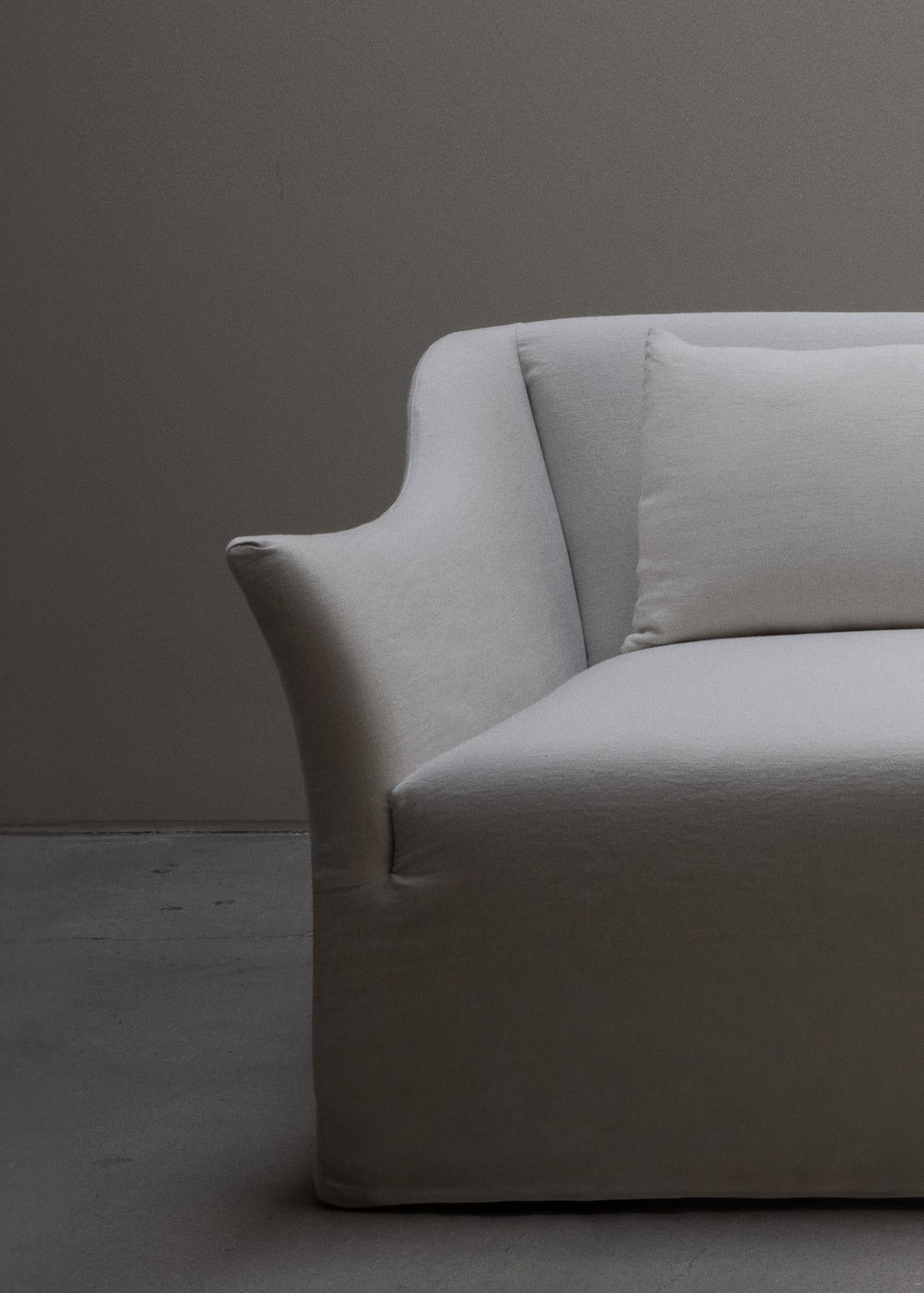 https://a.1stdibscdn.com/001-ghost-sofa-8ft-for-sale-picture-3/f_102362/f_434050521738274880322/GS_Ghost_19_master.jpg