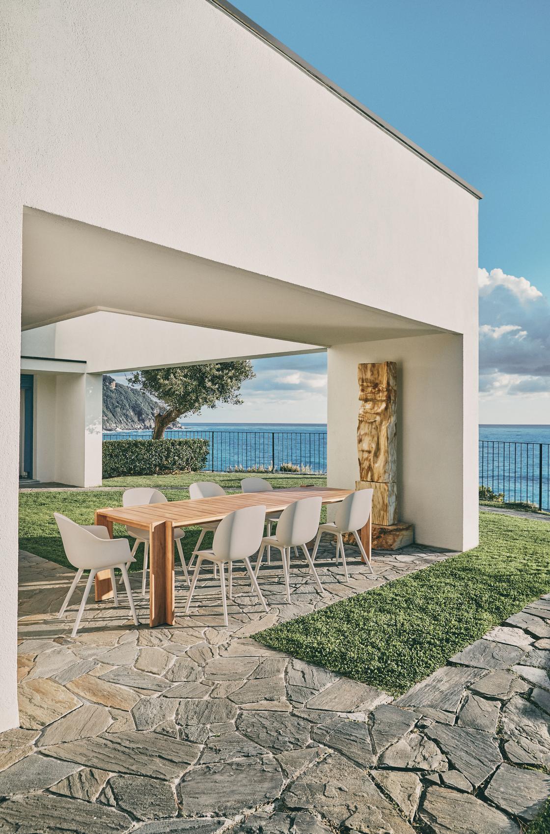 https://a.1stdibscdn.com/gubi-outdoor-atmosfera-dining-table-281-x-105-cm-for-sale-picture-5/f_104122/f_472629021761754695884/GUBI_Goes_Al_Fresco_2022_10_master.jpg