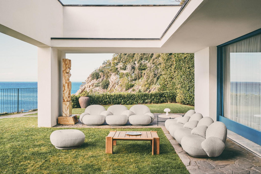 https://a.1stdibscdn.com/gubi-pacha-outdoor-3-seater-modular-sofa-with-armrest-by-pierre-paulin-for-sale-picture-3/f_16392/f_495934121775749382143/GUBI_Goes_Al_Fresco_2022_20_Pacha_Outdoor_Collection_by_Pierre_Paulin_master.jpg