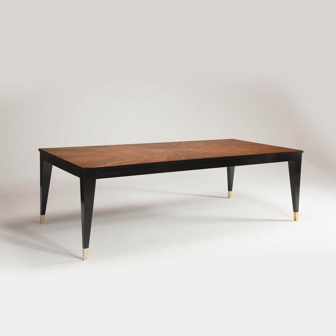https://a.1stdibscdn.com/oscar-dinner-table-for-sale-picture-4/f_17062/f_198426521631283532636/GUERVR_026_C20200522_26_ezyvb2_master.jpg