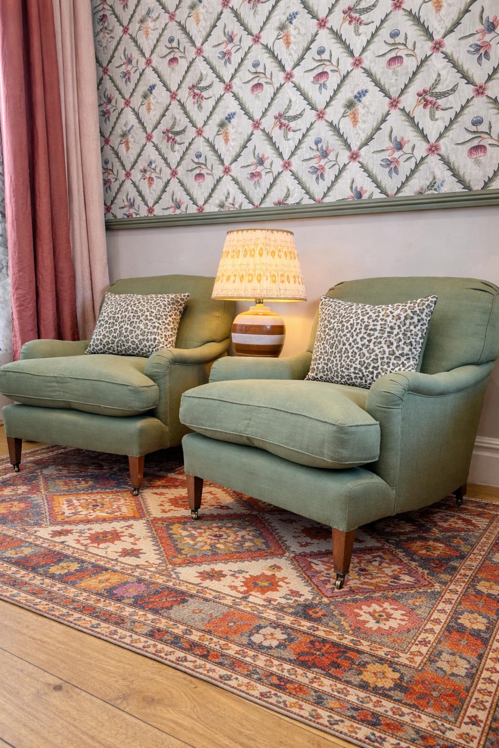 https://a.1stdibscdn.com/susan-osbourne-pair-of-gainsborough-armchairs-in-green-linen-howard-style-for-sale-picture-3/f_107472/f_484673021773938035923/Gainsborough_04_master.jpg
