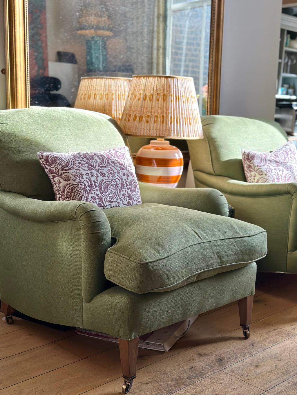 https://a.1stdibscdn.com/susan-osbourne-pair-of-gainsborough-armchairs-in-green-linen-howard-style-for-sale-picture-4/f_107472/f_484673021773938161197/Gainsborough_05_master.jpg