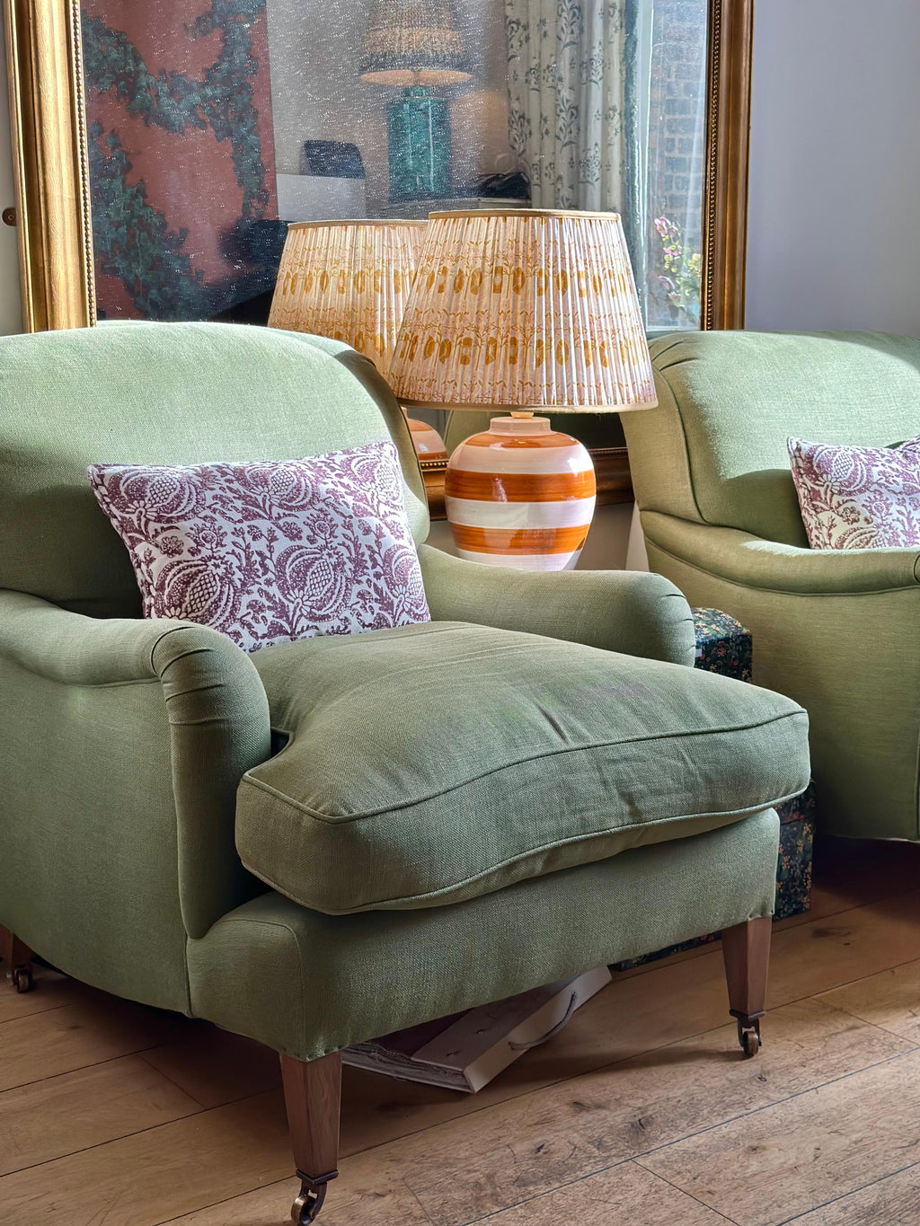 https://a.1stdibscdn.com/susan-osbourne-pair-of-gainsborough-armchairs-in-green-linen-howard-style-for-sale-picture-5/f_107472/f_484673021773938234042/Gainsborough_06_master.jpg