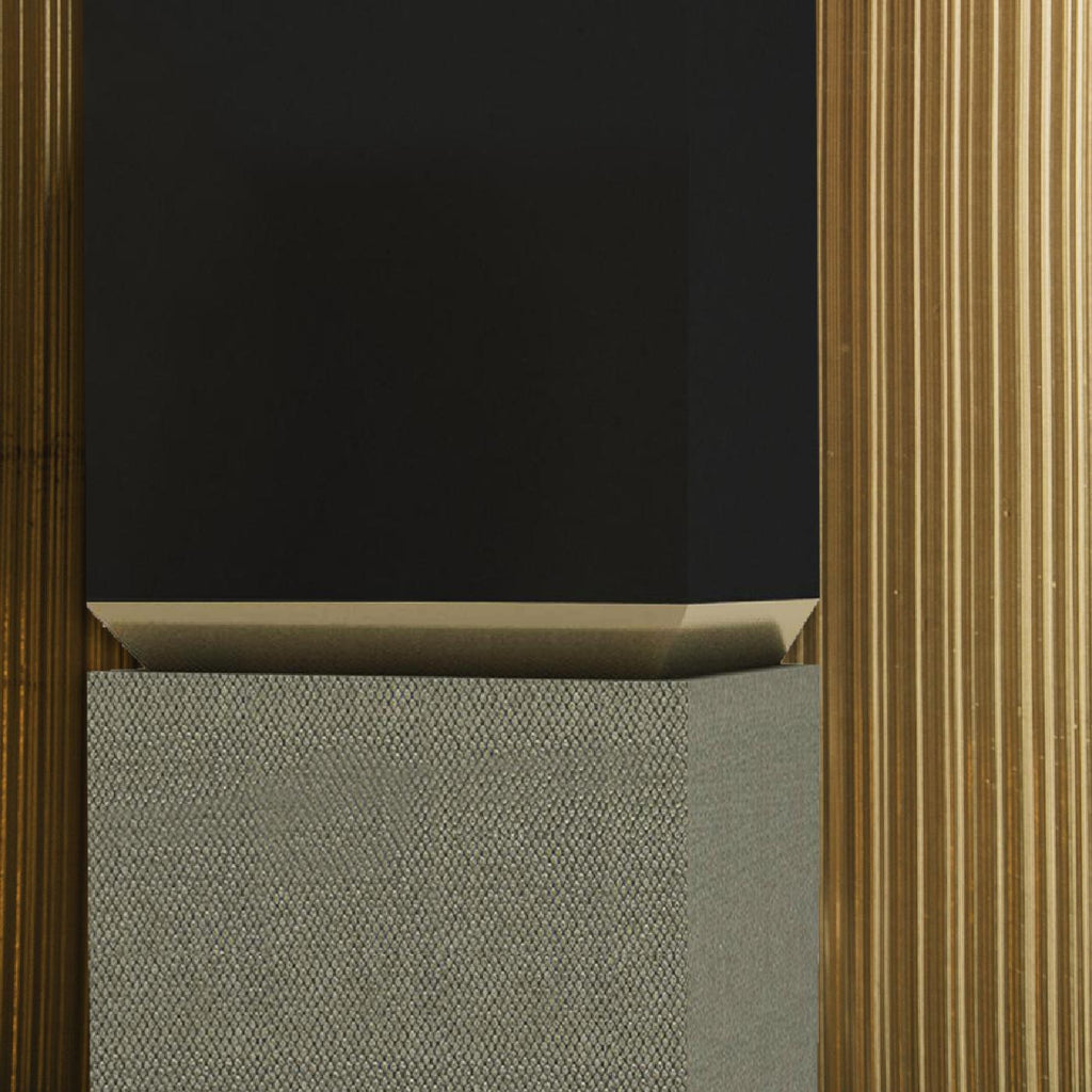 https://a.1stdibscdn.com/noir-cabinet-for-sale-picture-2/12330573/f_198397821594622458332/Gasperini_4_master.jpg
