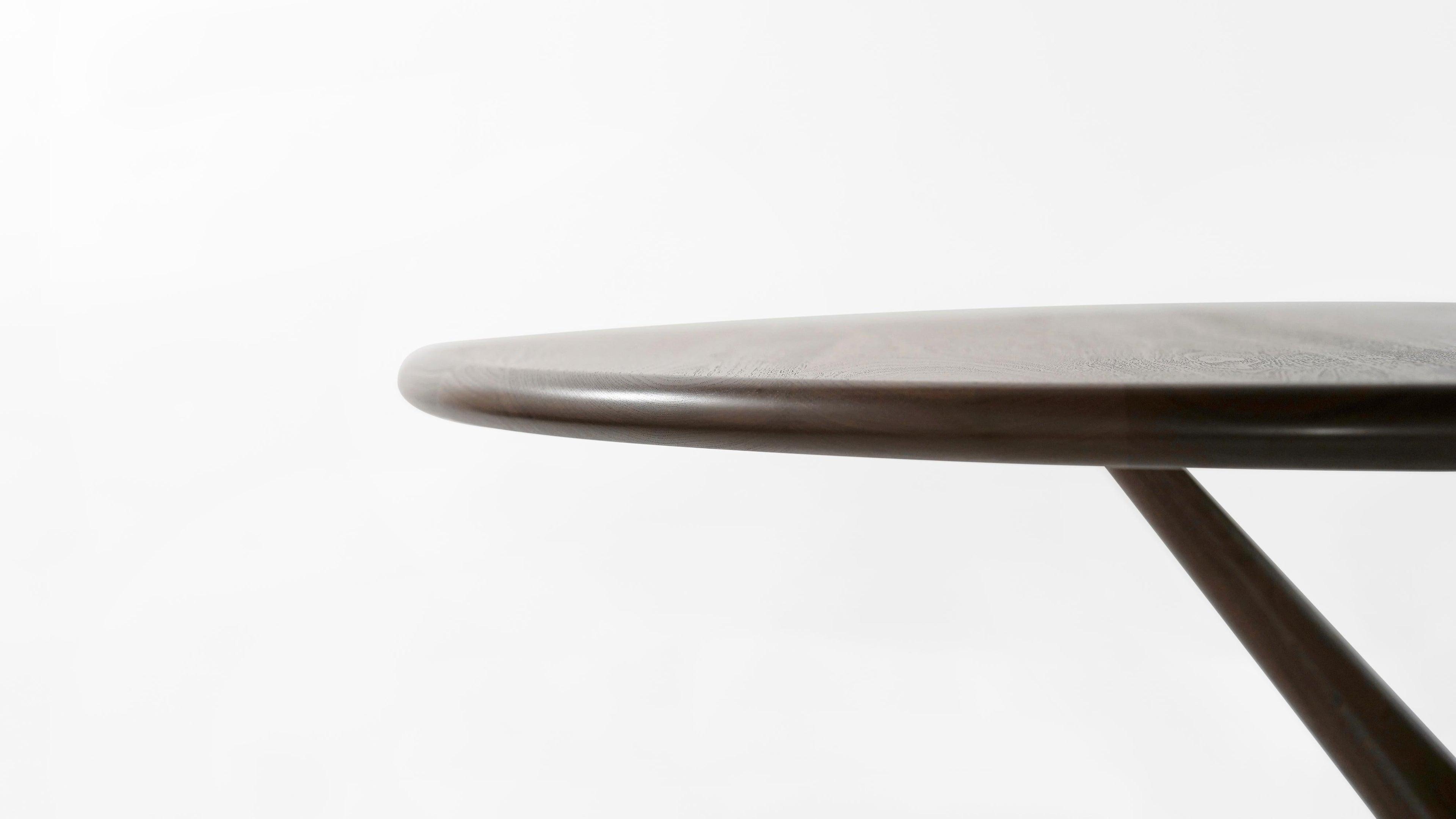 https://a.1stdibscdn.com/stamford-moderns-gazelle-dining-table-in-walnut-for-sale-picture-7/f_9289/f_181235021582826626233/Gazelle_D_Table_20_7_master.jpg