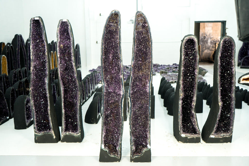 https://a.1stdibscdn.com/pair-of-straight-x-tall-amethyst-geodes-with-sparkly-purple-amethyst-and-agate-for-sale-picture-11/f_85162/f_386443621709230450038/Geodo_Alto_Ametista_MOL026_197_master.jpg