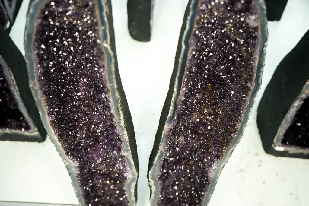 https://a.1stdibscdn.com/pair-of-straight-x-tall-amethyst-geodes-with-sparkly-purple-amethyst-and-agate-for-sale-picture-5/f_85162/f_386443621709230446125/Geodo_Alto_Ametista_MOL026_203_master.jpg