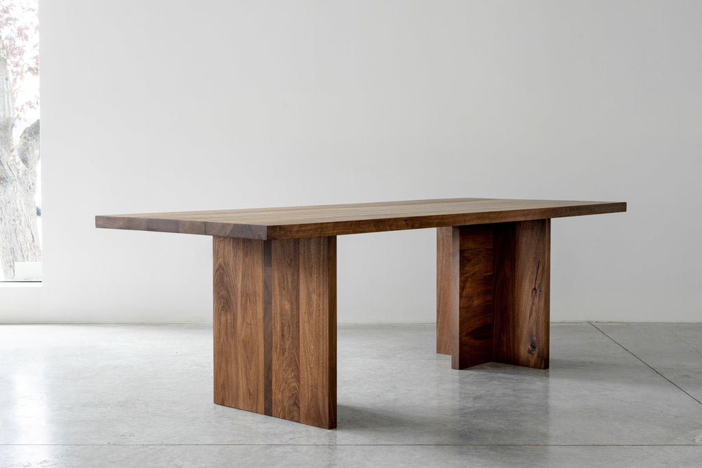 https://a.1stdibscdn.com/georgia-walnut-dining-table-by-autonomous-furniture-for-sale-picture-6/f_77532/f_370945421700029346599/Georgia_table_5_sm_master.jpg