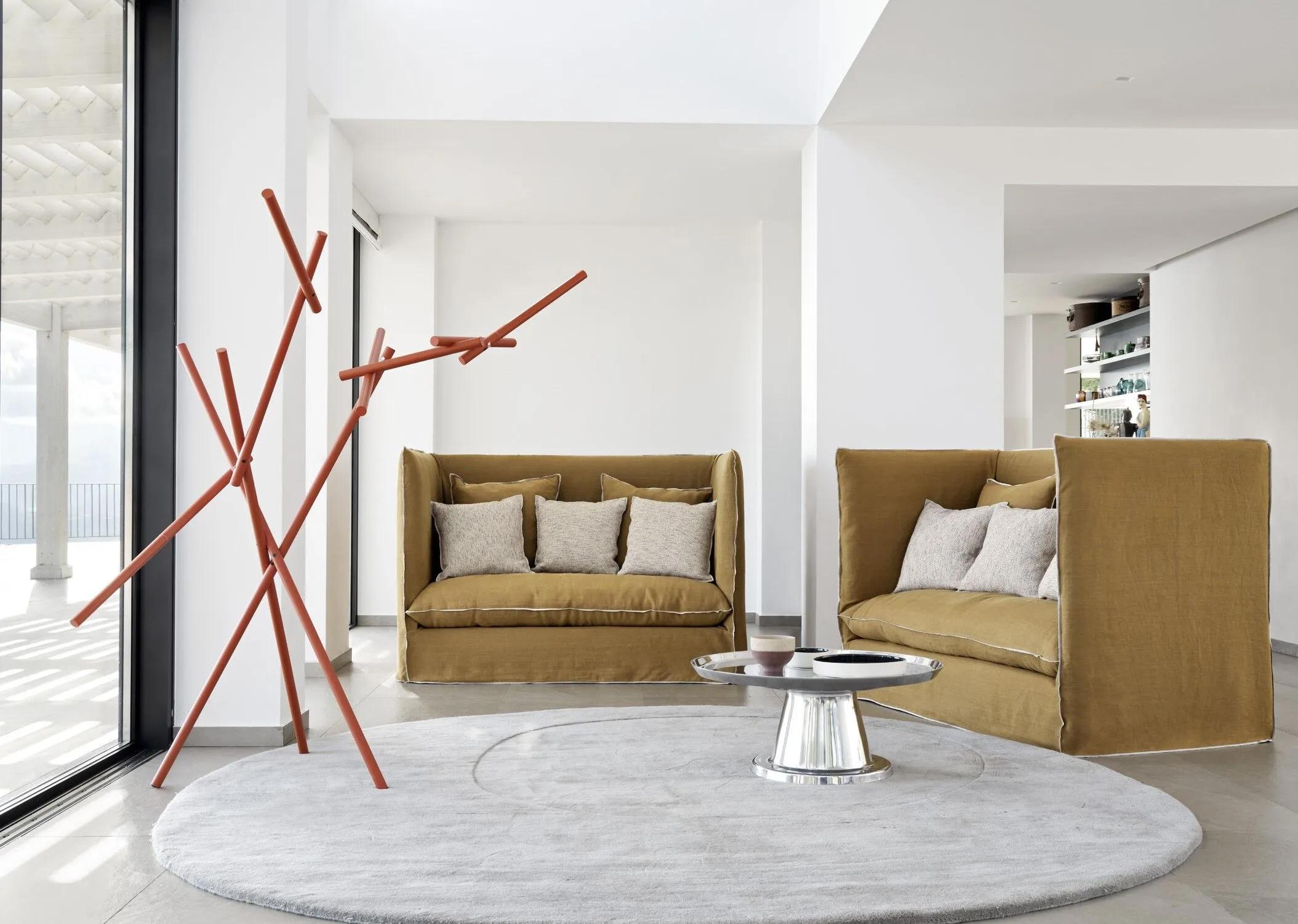 https://a.1stdibscdn.com/sofa-with-high-backrest-gervasoni-ghost-18-design-paola-navone-lino-bianco-for-sale-picture-2/f_105752/f_465036821756841840608/Gervasoni_GHOST_18_wDNWVmeyUq2_master.jpeg