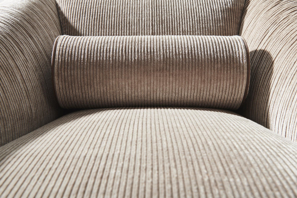 https://a.1stdibscdn.com/gervasoni-armchair-saia-09-by-david-lopez-quincoces-for-sale-picture-5/f_16392/f_296257321658146839211/Gervasoni_SAIA_Design_David_Lopez_Quincoces_08_master.jpeg