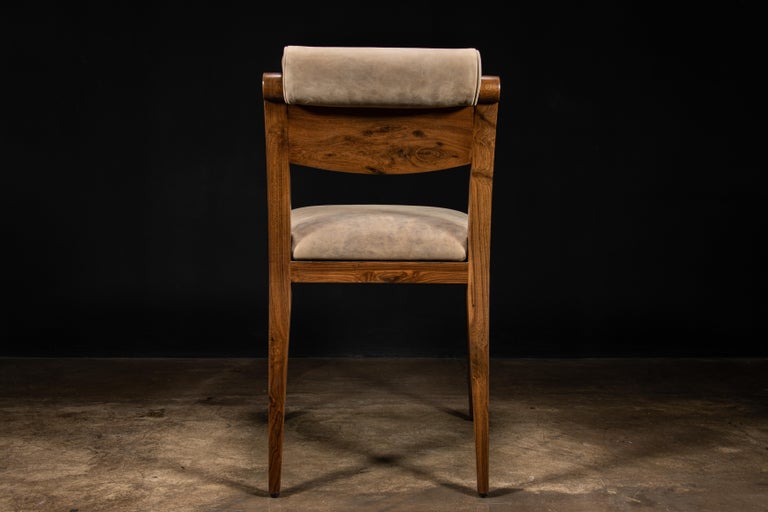 https://a.1stdibscdn.com/contemporary-art-deco-style-dining-chair-in-pavoni-leather-by-costantini-gianni-for-sale-picture-6/f_25173/f_413431021725546941193/Gianni_Chair_in_Pavoni_Leather_by_Costantini_04_master.jpg?width=768
