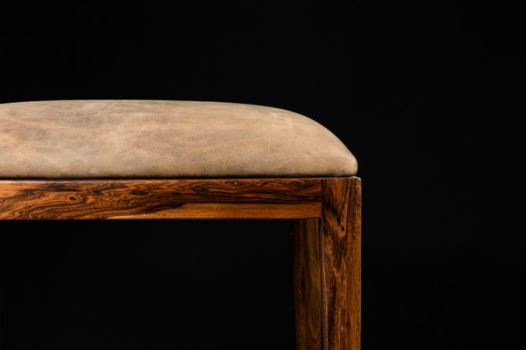 https://a.1stdibscdn.com/contemporary-art-deco-style-dining-chair-in-pavoni-leather-by-costantini-gianni-for-sale-picture-8/f_25173/f_413431021725546943694/Gianni_Chair_in_Pavoni_Leather_by_Costantini_06_master.jpg?width=768