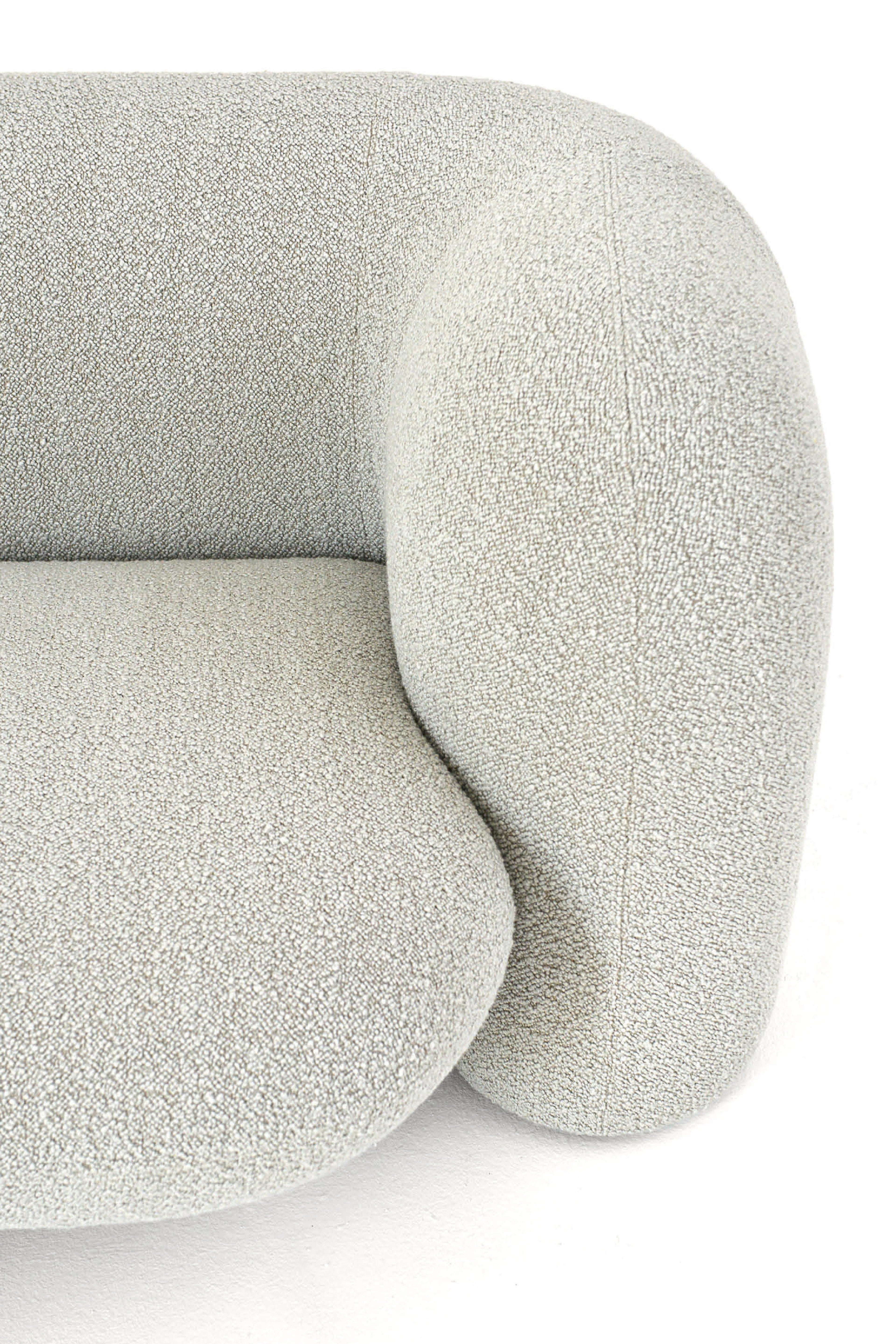 https://a.1stdibscdn.com/contemporary-three-seater-sofa-by-hessentia-upholstered-in-fabric-boucle-grey-for-sale-picture-5/f_57252/f_267045721694686748116/Gio_dritto_4_master.jpg