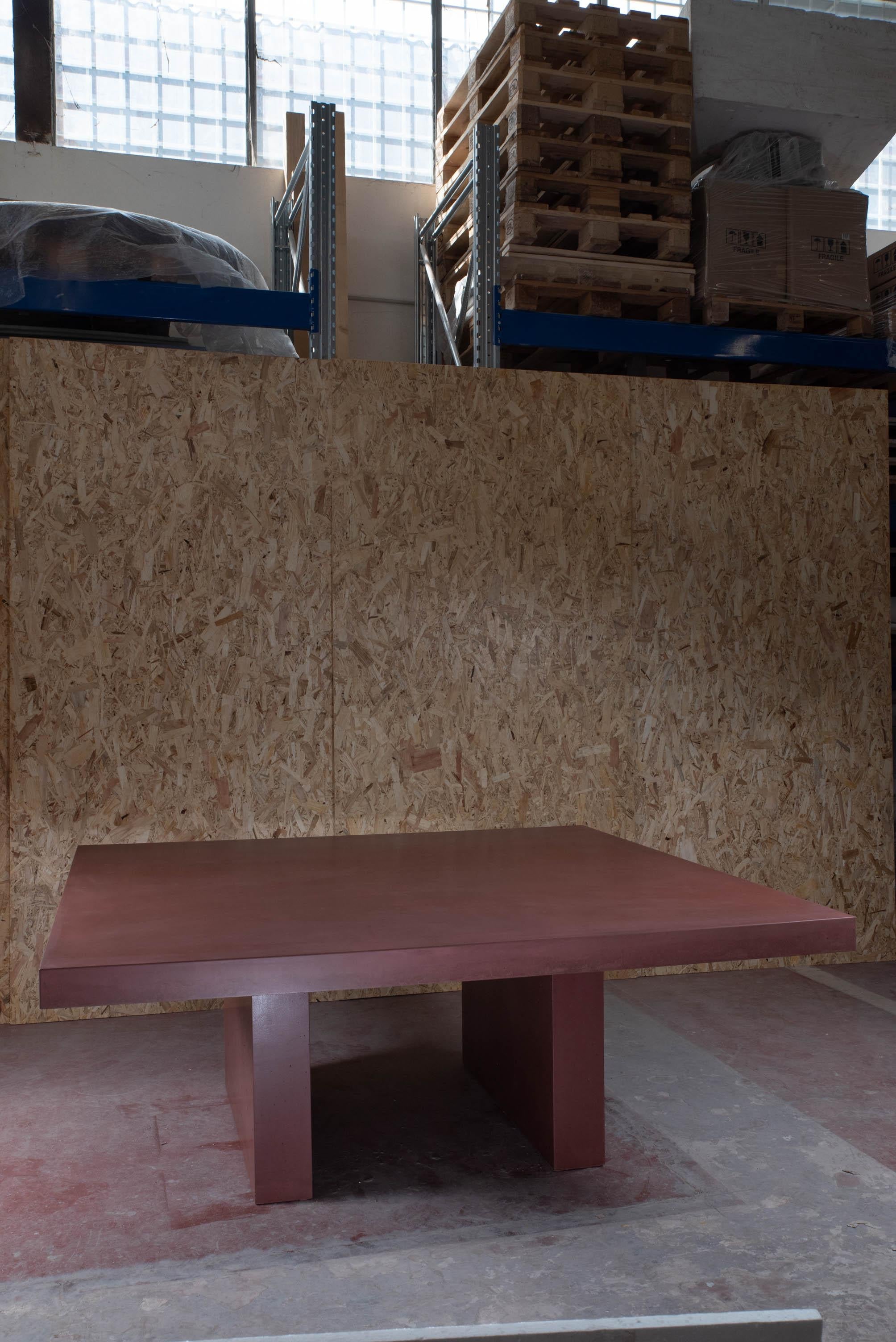 https://a.1stdibscdn.com/21st-century-giorgione-180-red-concrete-dining-table-100-handcrafted-in-italy-for-sale-picture-3/f_38941/f_236379821621267612200/Giorgione_180x180_Brick_2_master.jpg