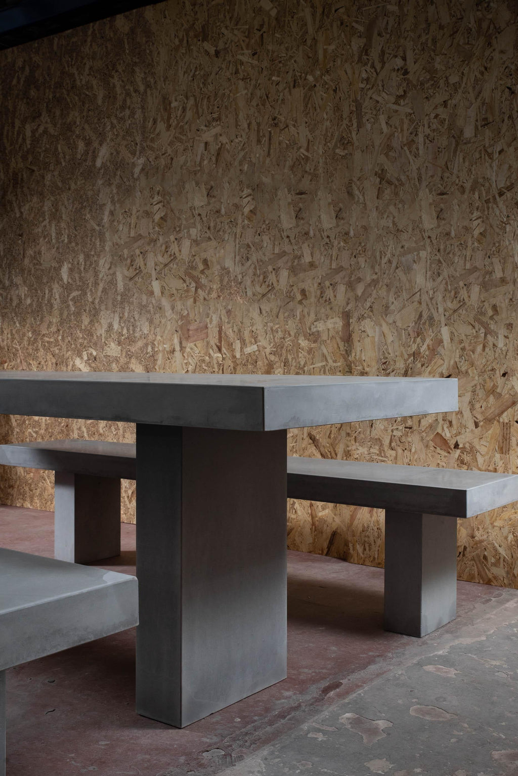 https://a.1stdibscdn.com/giorgione-concrete-dining-table-100-handcrafted-in-italy-for-sale-picture-3/f_38941/f_129339111620124098911/Giorgione_side_master.jpg