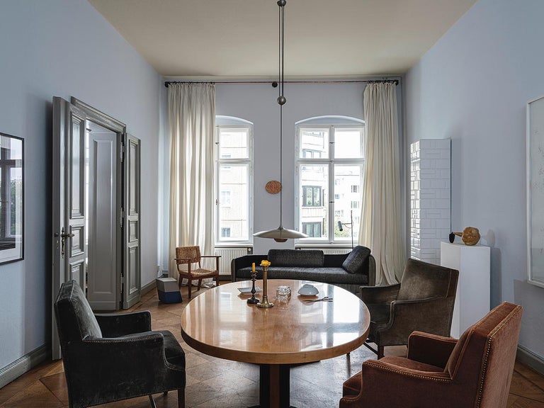 https://a.1stdibscdn.com/tel-aviv-dining-table-by-gisbert-poppler-for-sale-picture-18/f_12192/f_340707421682953240496/GisbertPoeppler_TheBorderCenter_02_master.jpg?width=768