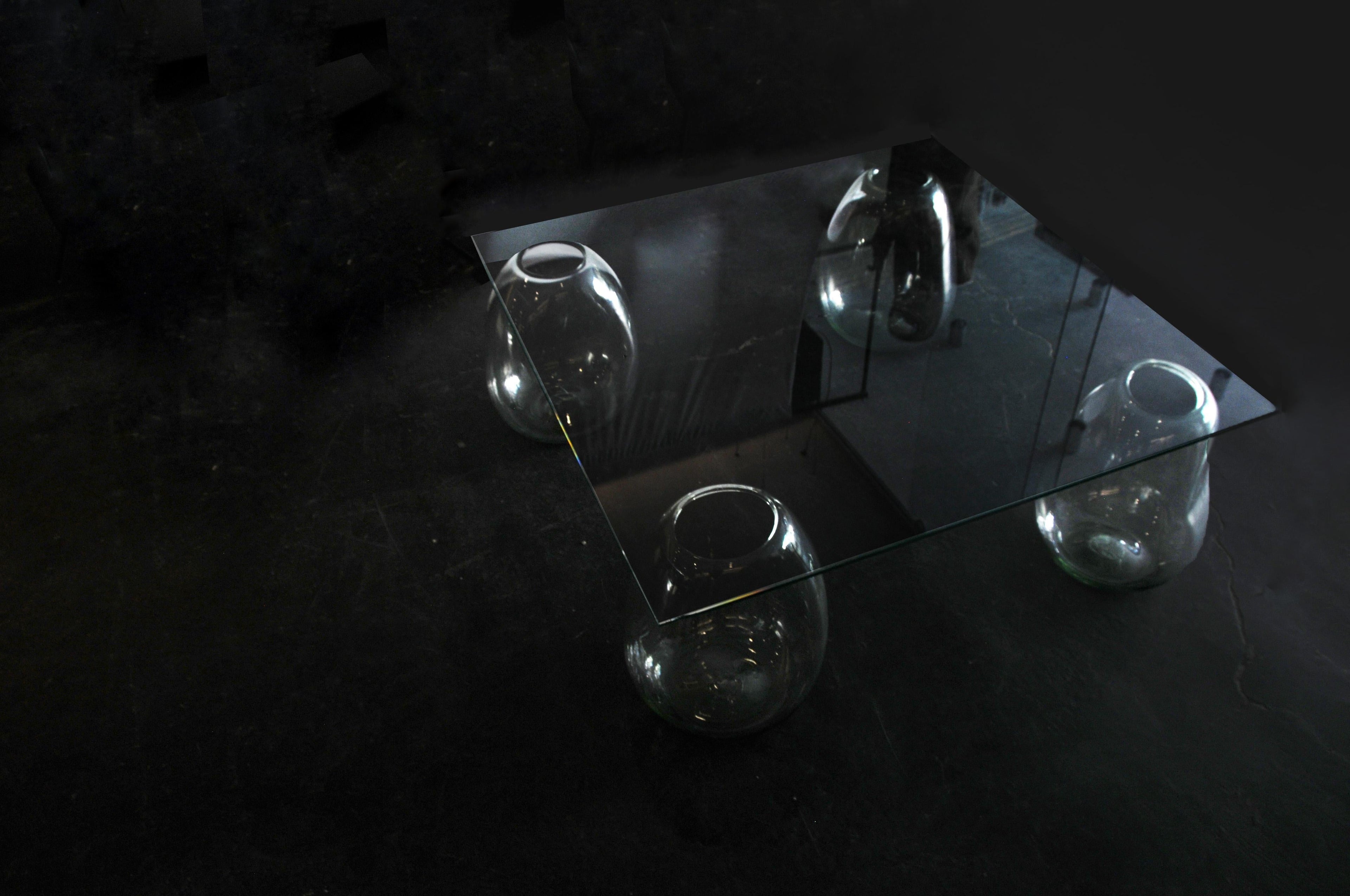 https://a.1stdibscdn.com/bubble-glass-coffee-table-for-sale-picture-9/f_69682/f_438500021743529510903/Glass_bubble_table_Photography_by_Panorammma_Image_Courtesy_by_Panorammma_10_master.jpg