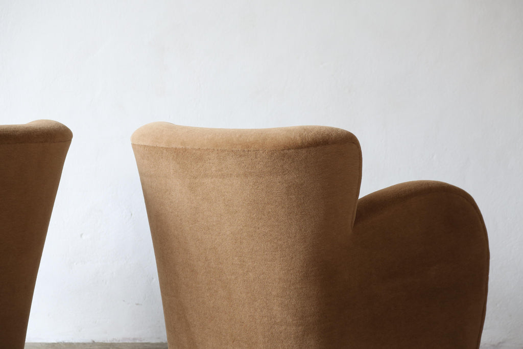 https://a.1stdibscdn.com/pair-of-lounge-chairs-upholstered-in-pure-alpaca-for-sale-picture-8/f_22593/f_393783621713786910318/Golden_Brown_Lassen_Blue_Chairs_Pair_Alpaca_4_24_10_master.jpg
