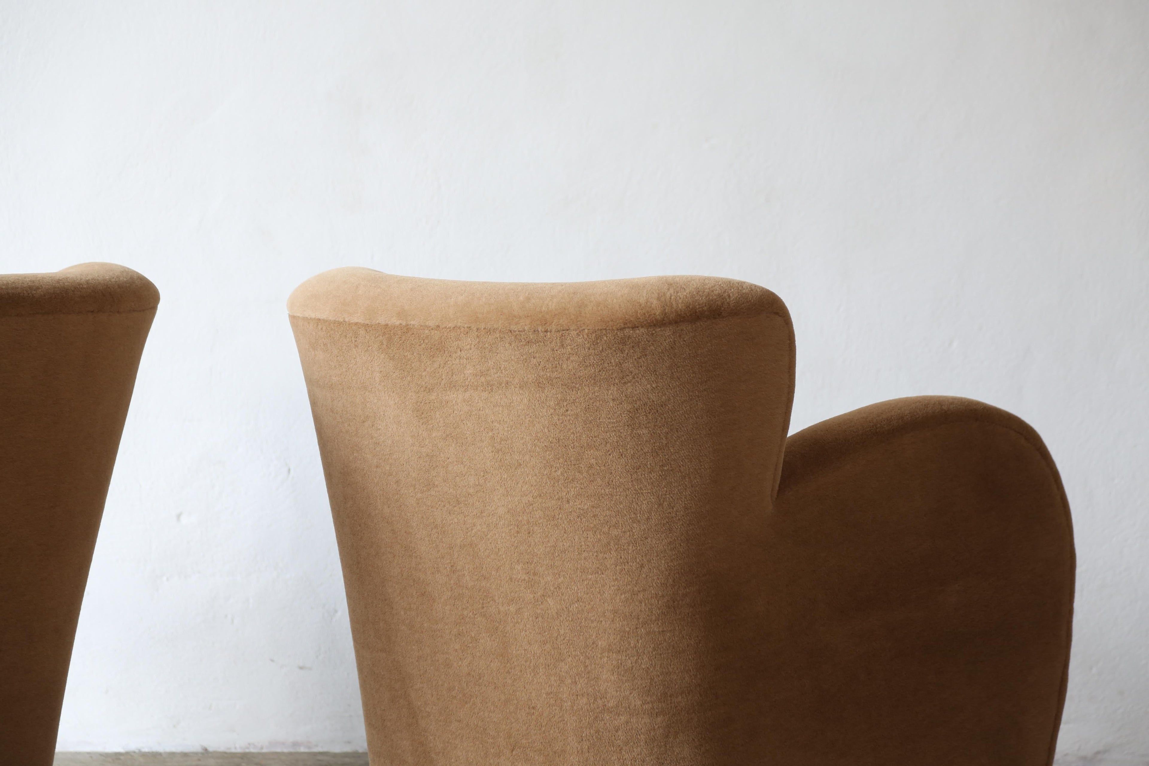 https://a.1stdibscdn.com/pair-of-lounge-chairs-upholstered-in-pure-alpaca-for-sale-picture-8/f_22593/f_393783621713786910318/Golden_Brown_Lassen_Blue_Chairs_Pair_Alpaca_4_24_10_master.jpg