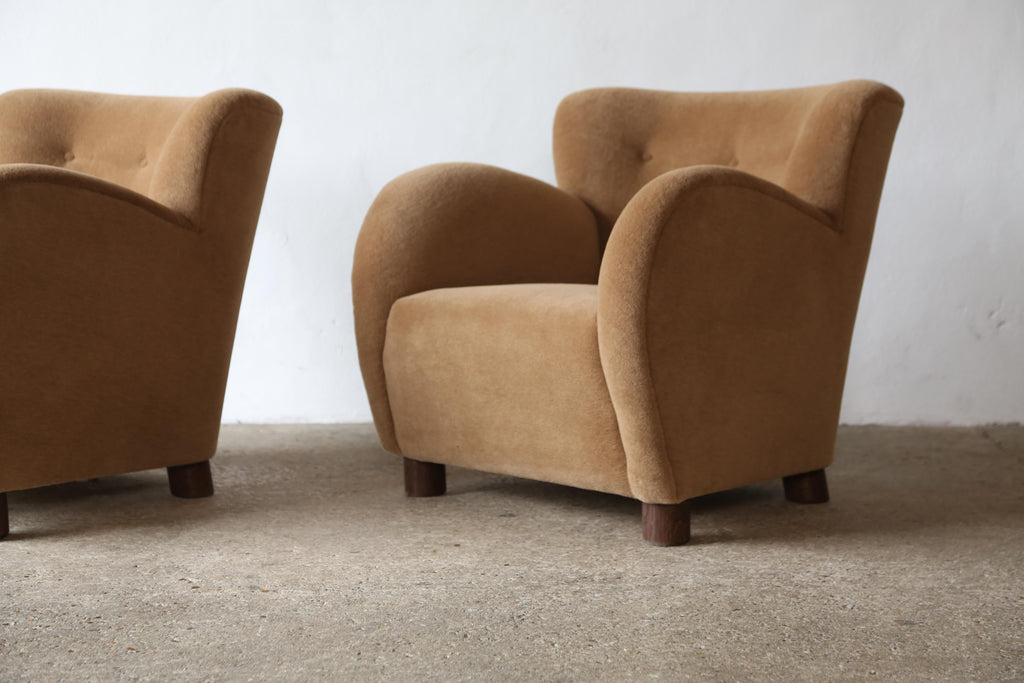 https://a.1stdibscdn.com/pair-of-lounge-chairs-upholstered-in-pure-alpaca-for-sale-picture-11/f_22593/f_431419521736802902010/Golden_Brown_Lassen_Blue_Chairs_Pair_Alpaca_4_24_7_master.jpg