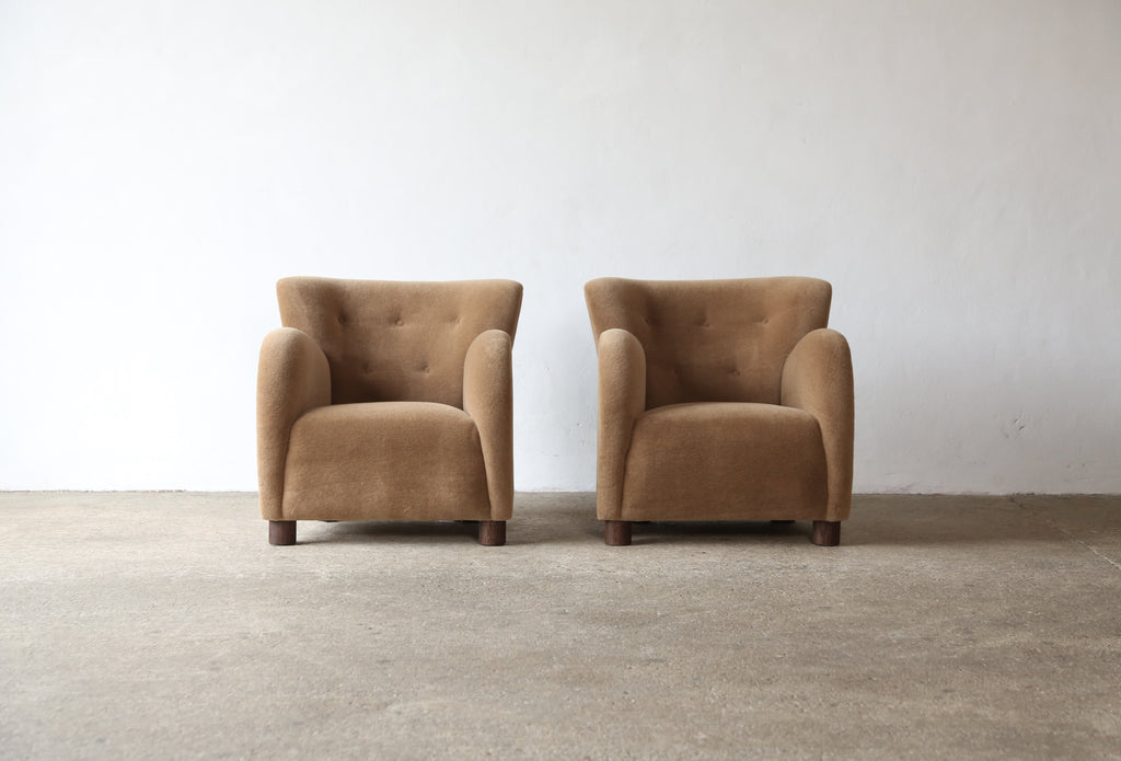https://a.1stdibscdn.com/pair-of-lounge-chairs-upholstered-in-pure-alpaca-for-sale/f_22593/f_431419521736802896578/Golden_Brown_Lassen_Blue_Chairs_Pair_Alpaca_4_24_org.jpg