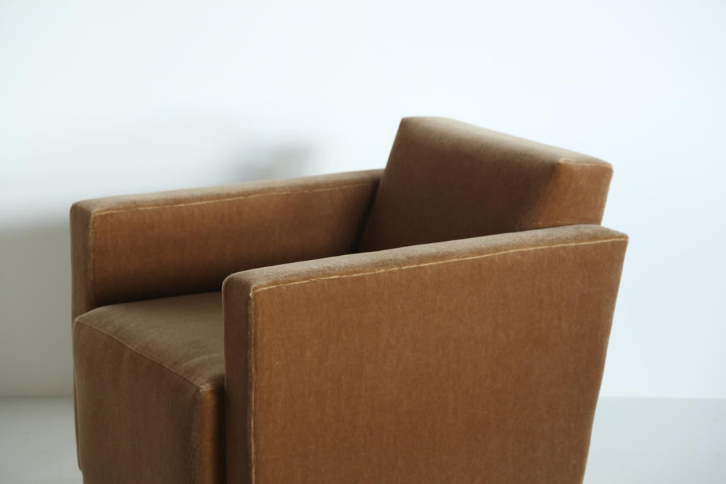 https://a.1stdibscdn.com/an-angular-armchair-upholstered-in-com-for-sale-picture-5/f_22593/f_458895921752593193812/Golden_Brown_Mohair_Angular_Club_Chairs_2_25_10_master.jpg