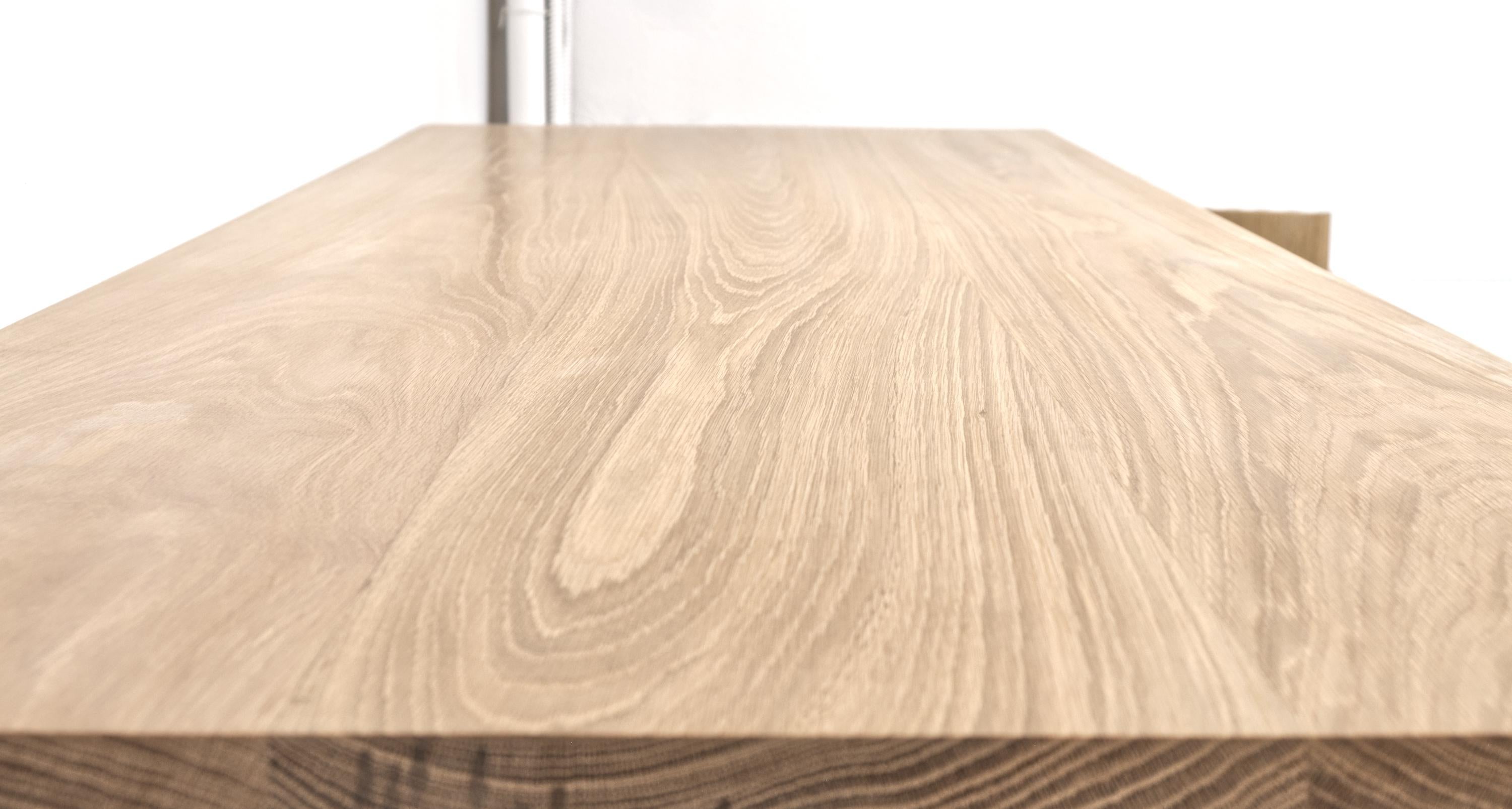 https://a.1stdibscdn.com/white-oak-worth-worth-table-slatted-for-sale-picture-6/f_55692/f_321182221673211527393/Grain_master.jpg