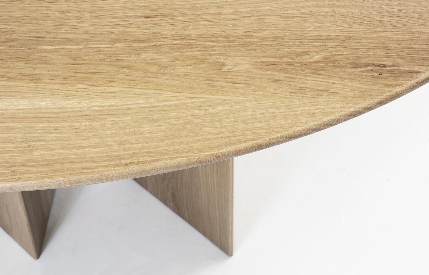 https://a.1stdibscdn.com/claste-great-expectation-round-table-for-sale-picture-6/f_16392/f_361001921694389556321/Great_Expecttions_Round_Det_2_master.jpg