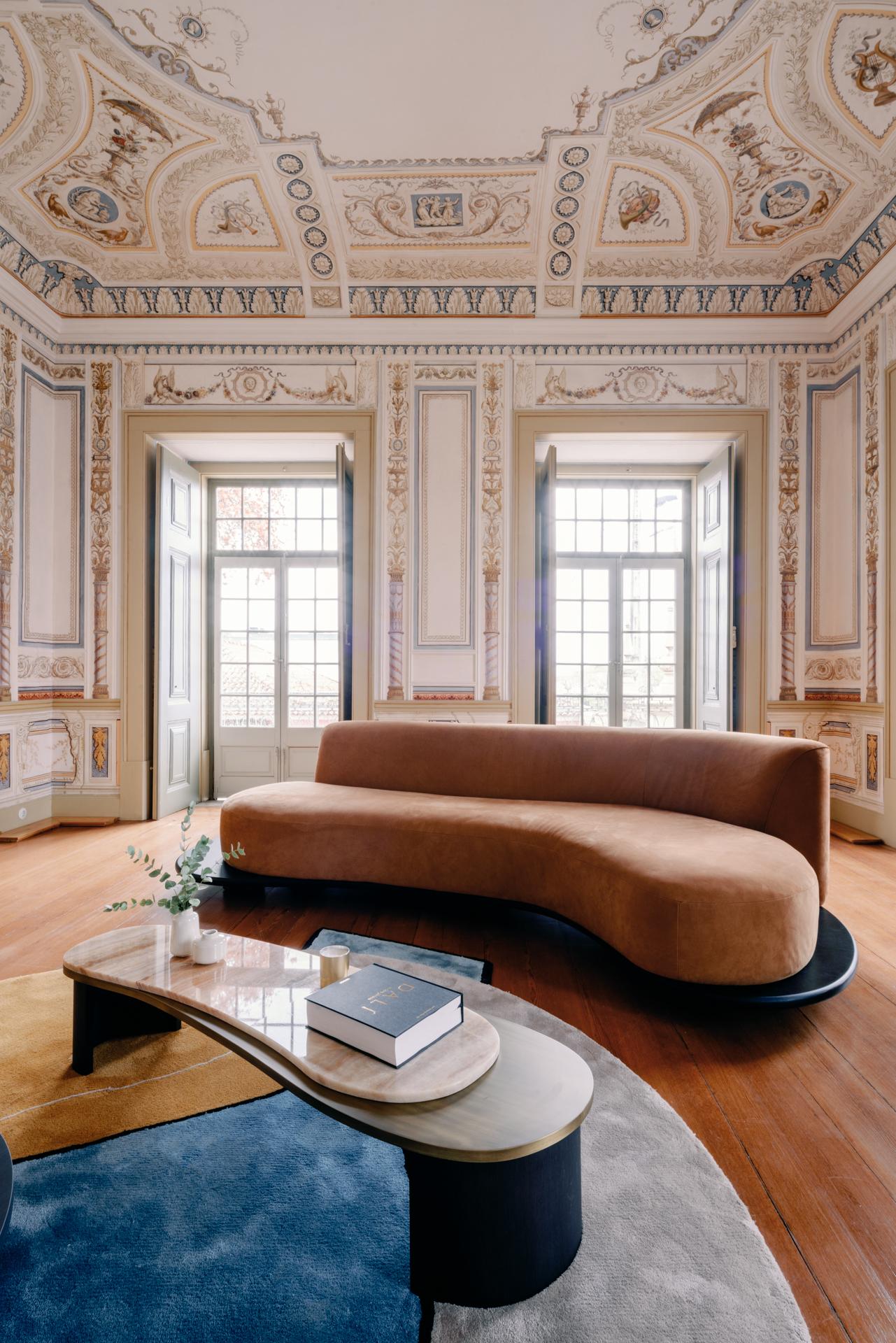 https://a.1stdibscdn.com/organic-modern-galapinhos-sofa-oak-root-alpaca-handmade-portugal-greenapple-for-sale-picture-13/f_53532/f_466839921758034124318/Greeanpple_Lisboa_034_master.jpeg