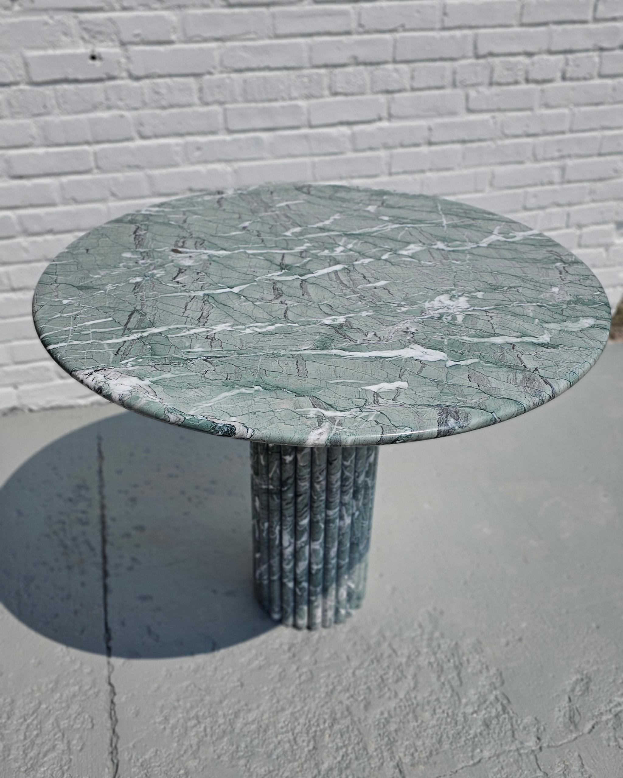 https://a.1stdibscdn.com/small-dining-table-in-pale-green-marble-for-sale-picture-3/f_85862/f_411214421724078369486/Green_Round_Table_3_master.jpg