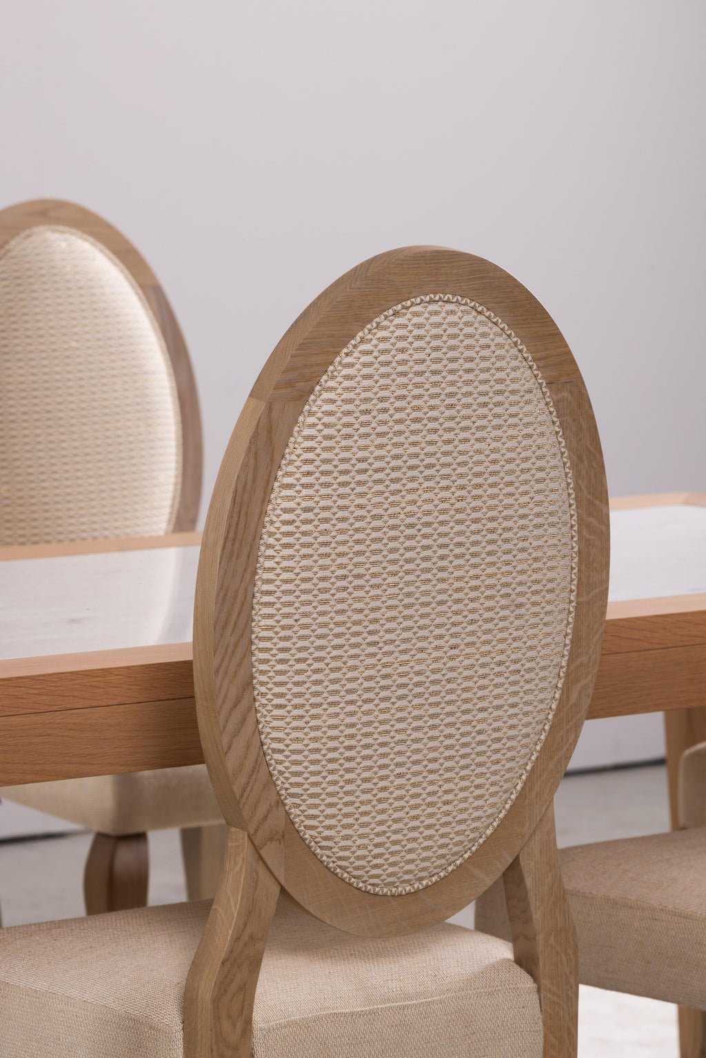 https://a.1stdibscdn.com/modern-venise-dining-table-american-oak-handmade-in-portugal-by-greenapple-for-sale-picture-11/f_53532/f_455352521750433398903/Greenapple014_master.jpg