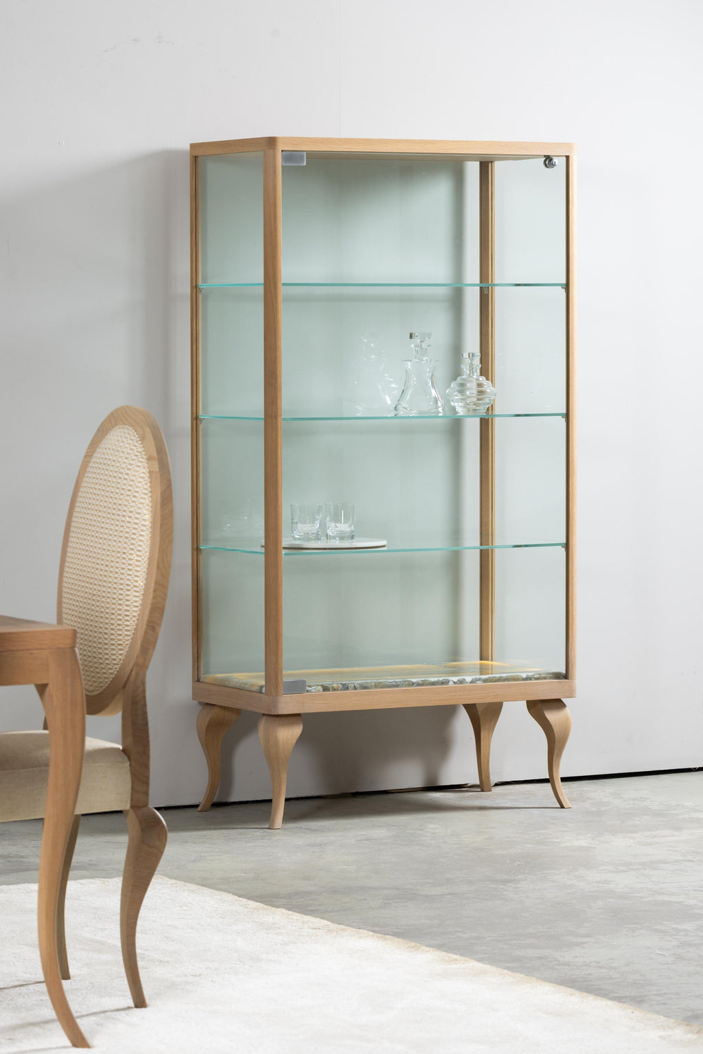 https://a.1stdibscdn.com/modern-venise-showcase-miel-onyx-oak-handmade-in-portugal-by-greenapple-for-sale-picture-11/f_53532/f_455349021750419165894/Greenapple027_master.jpg