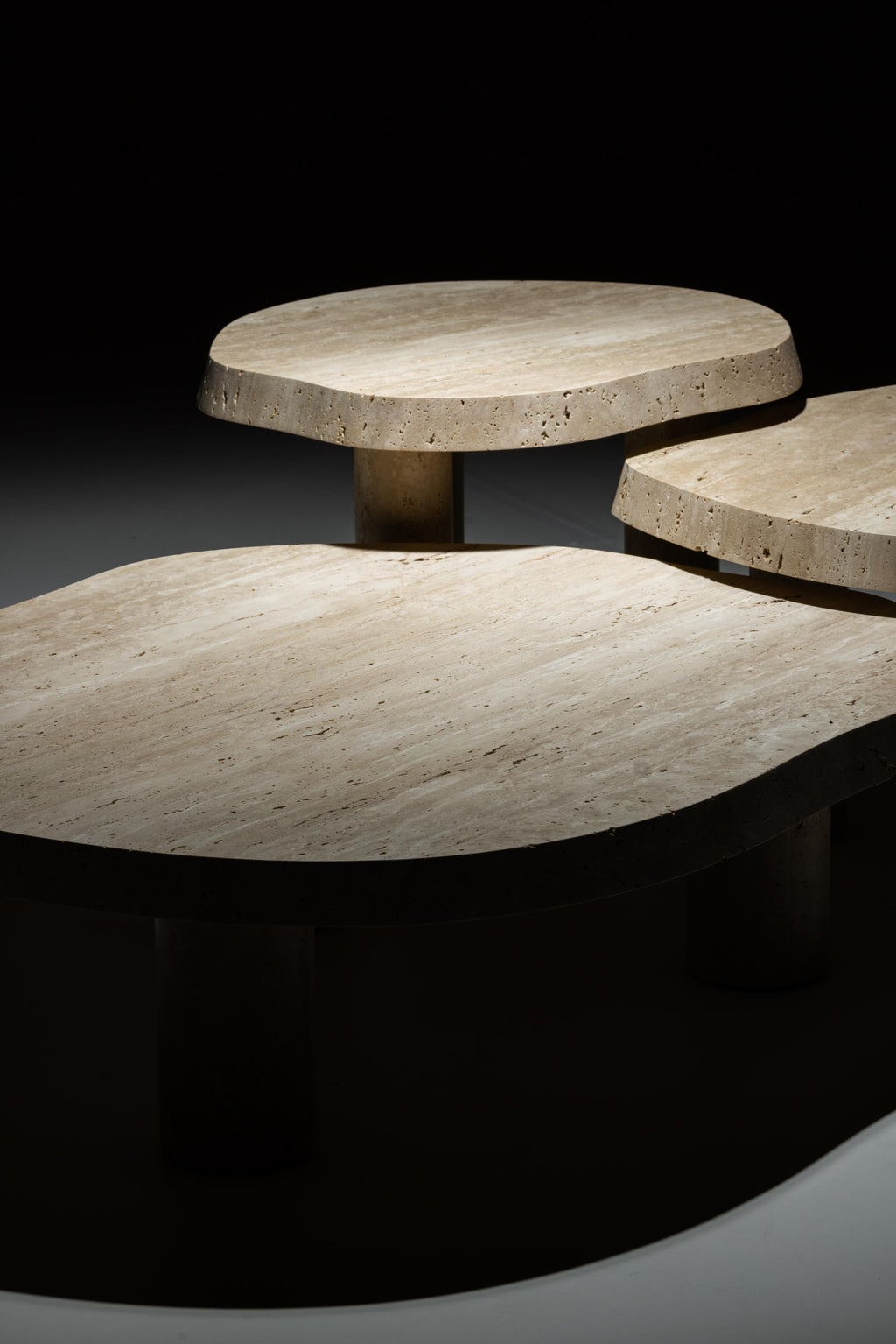 https://a.1stdibscdn.com/modern-saara-set-3-nesting-coffee-tables-travertine-handmade-by-greenapple-for-sale-picture-5/f_53532/f_458042221752095442432/Greenapple088_master.jpg