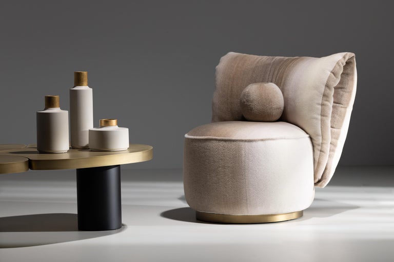 https://a.1stdibscdn.com/modern-bolota-swivel-accent-chair-dedar-boucle-brass-handmade-greenapple-for-sale-picture-2/f_53532/f_469096321759498415277/Greenapple_025_master.jpg?width=768