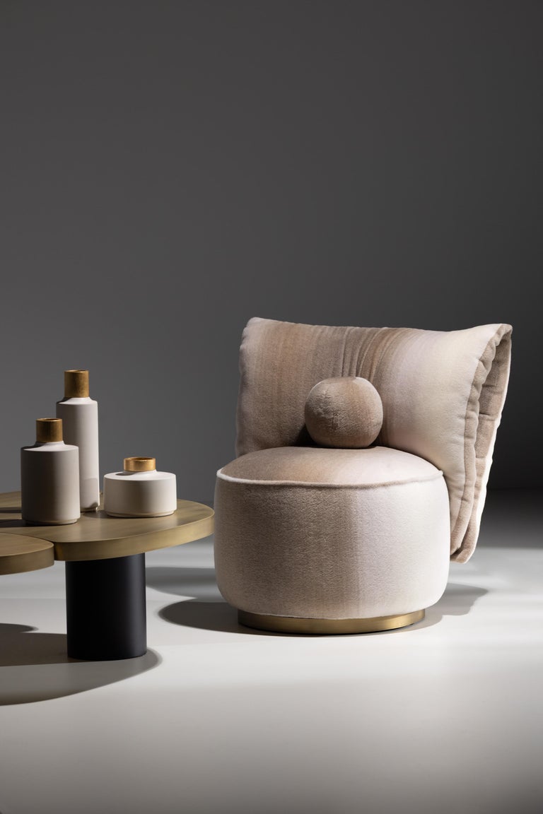 https://a.1stdibscdn.com/modern-bolota-swivel-accent-chair-dedar-boucle-brass-handmade-greenapple-for-sale-picture-9/f_53532/f_469096321759498419158/Greenapple_026_master.jpg?width=768