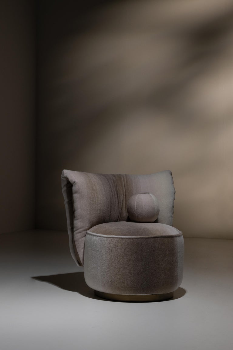 https://a.1stdibscdn.com/modern-bolota-armchair-accent-chair-alpaca-handmade-by-greenapple-for-sale-picture-20/f_53532/f_442146121742928338409/Greenapple_034_master.jpg?width=768