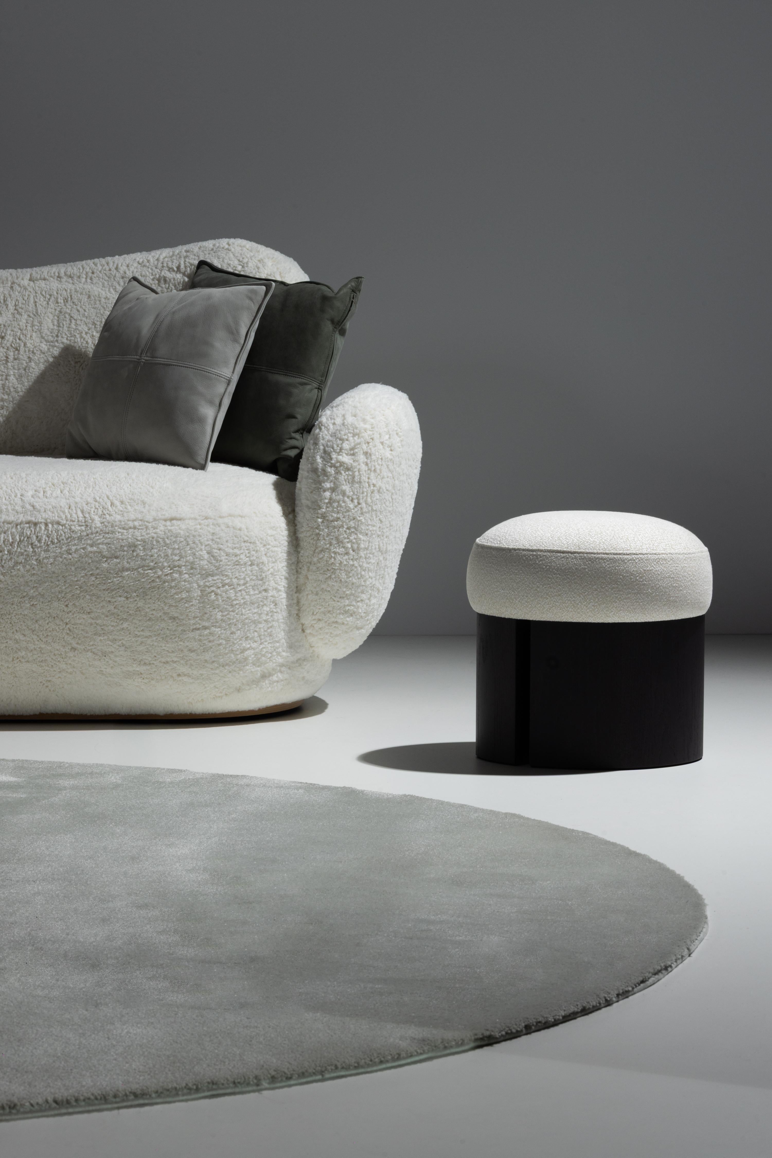 https://a.1stdibscdn.com/modern-conchula-curved-sofa-ivory-boucle-handmade-in-portugal-by-greenapple-for-sale-picture-14/f_53532/f_398028521758106412326/Greenapple_059_master.jpg