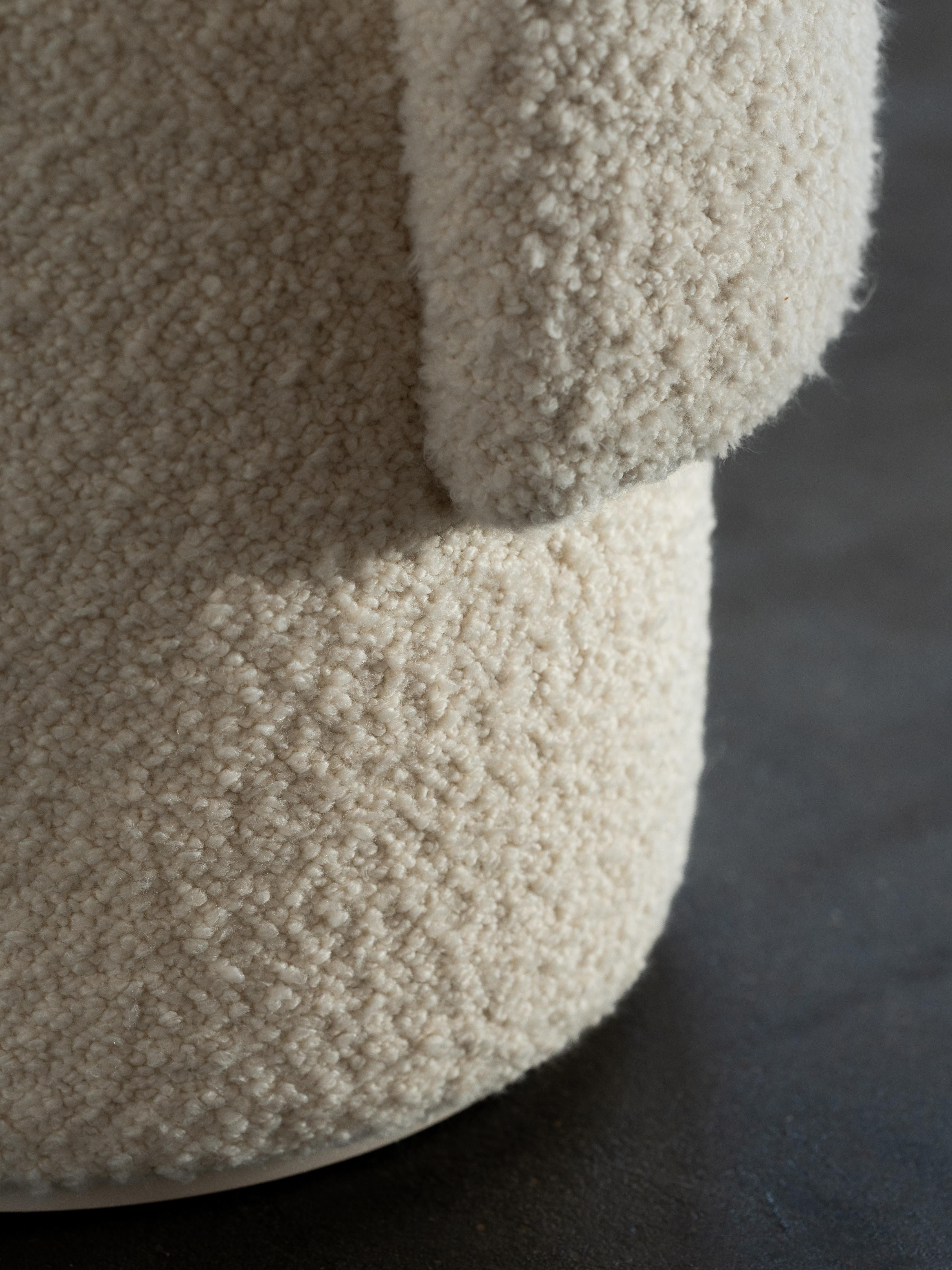 https://a.1stdibscdn.com/modern-grand-pouf-white-cotton-boucle-handmade-in-portugal-by-greenapple-for-sale-picture-12/f_53532/f_379621921705399879844/Greenapple_12_master.jpg