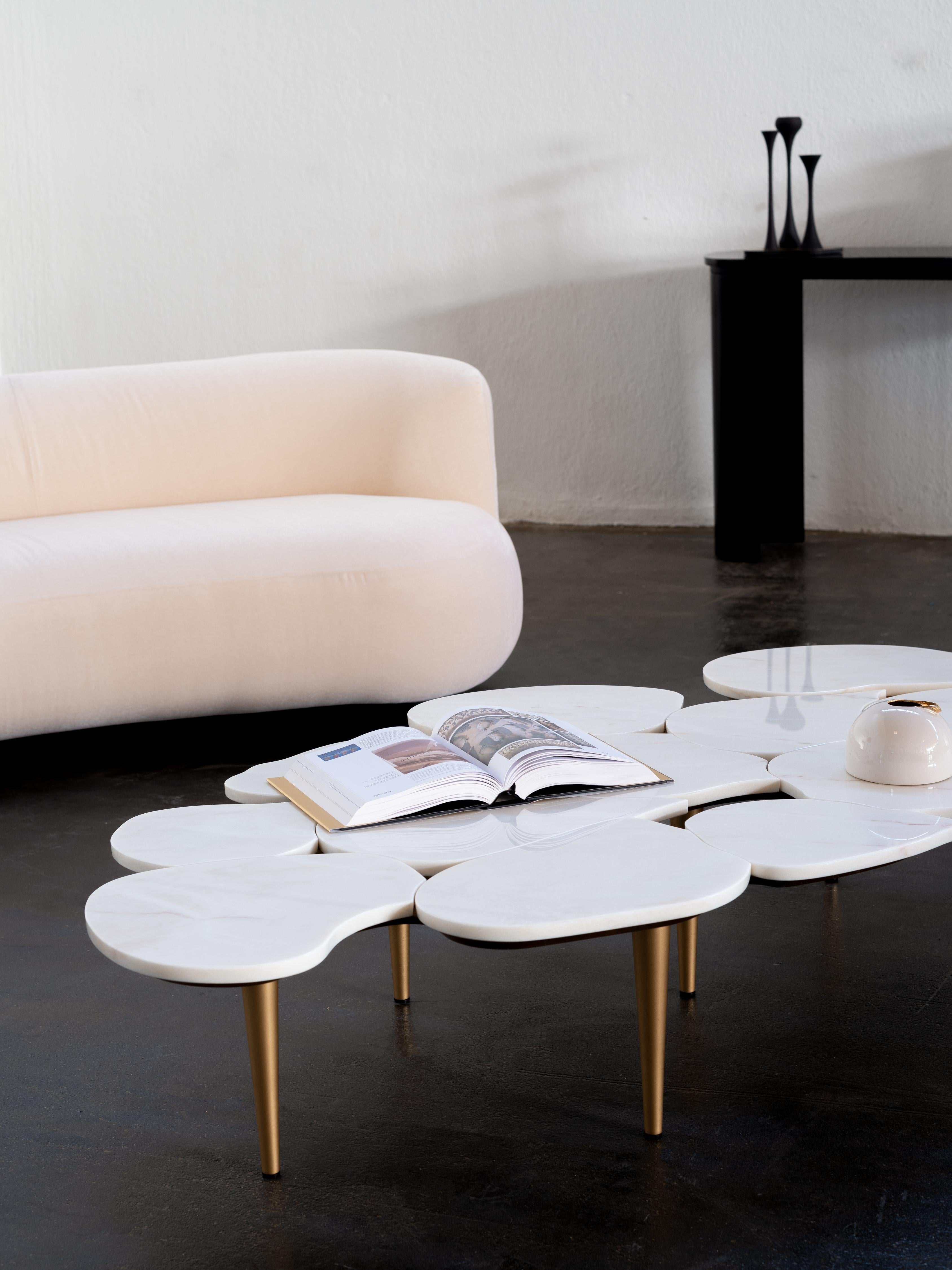 https://a.1stdibscdn.com/modern-infinity-coffee-table-calacatta-marble-handmade-portugal-greenapple-for-sale-picture-3/f_53532/f_306483421705067937415/Greenapple_31_master.jpg