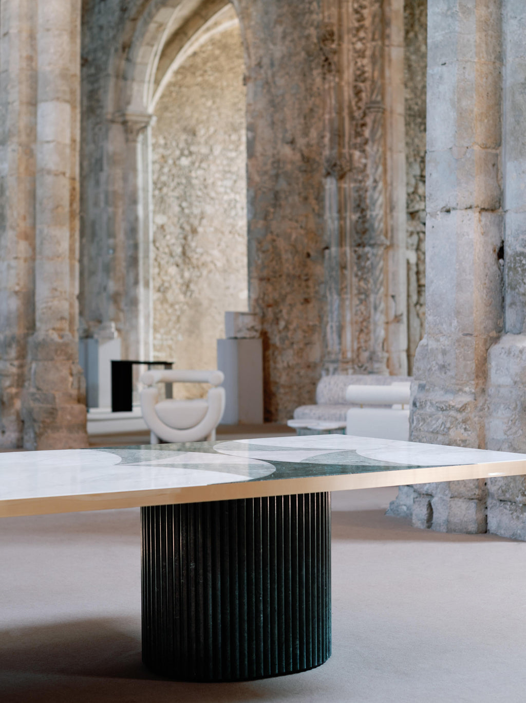 https://a.1stdibscdn.com/modern-biloba-marble-dining-table-calacatta-marble-handmade-by-greenapple-for-sale-picture-3/f_53532/f_487183021770629781796/Greenapple_Santarem073_master.jpg